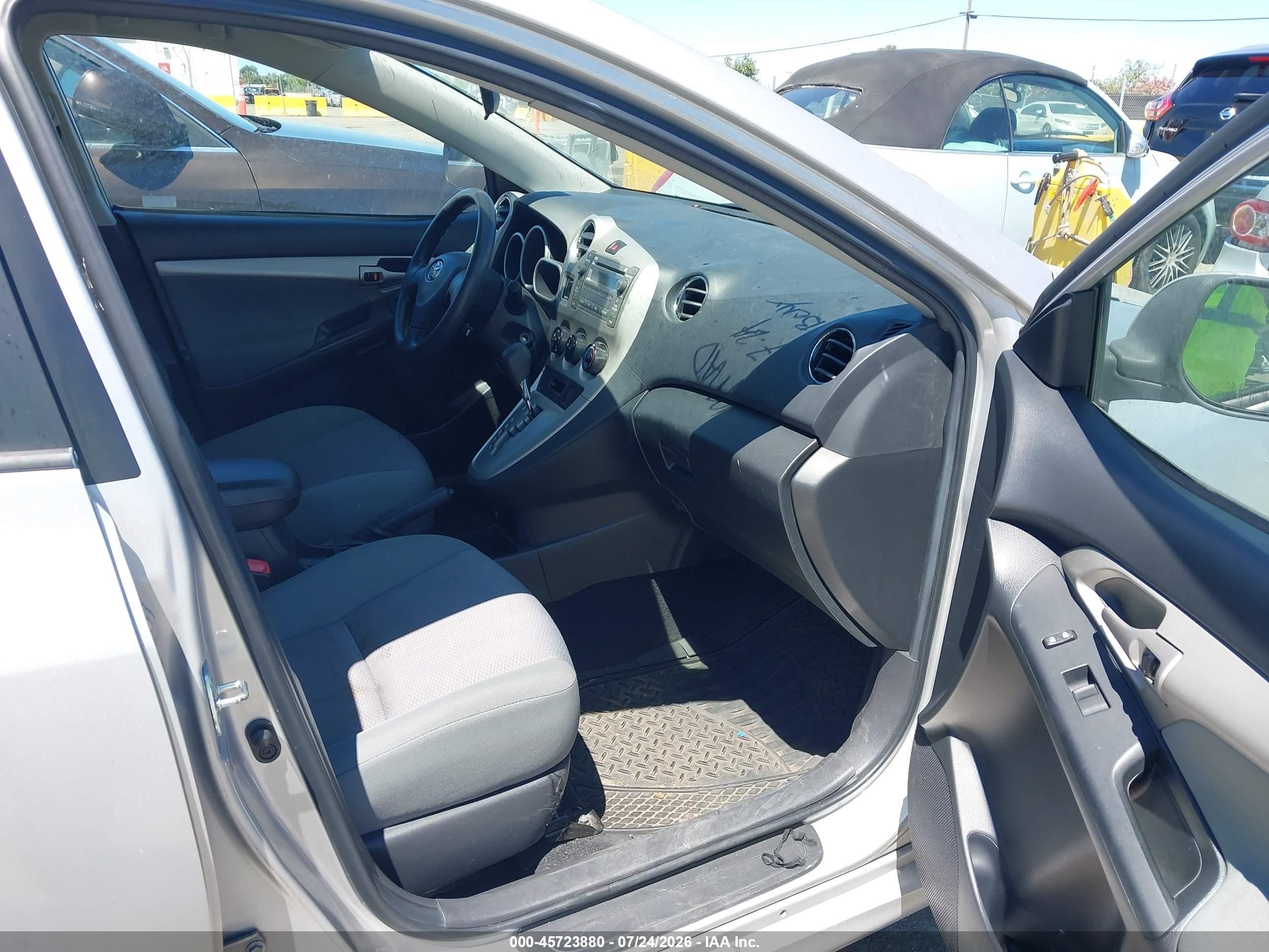 2010 Toyota Matrix   Gray vin: 2T1KU4EE7AC481686