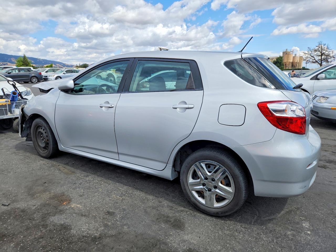 2011 Toyota Matrix Base Серебряный vin: 2T1KU4EE7BC547817