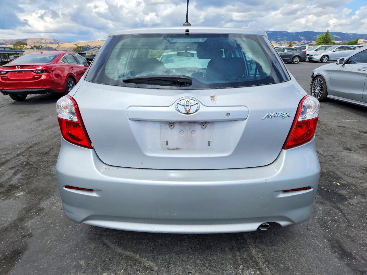 2011 Toyota Matrix Base Серебряный vin: 2T1KU4EE7BC547817