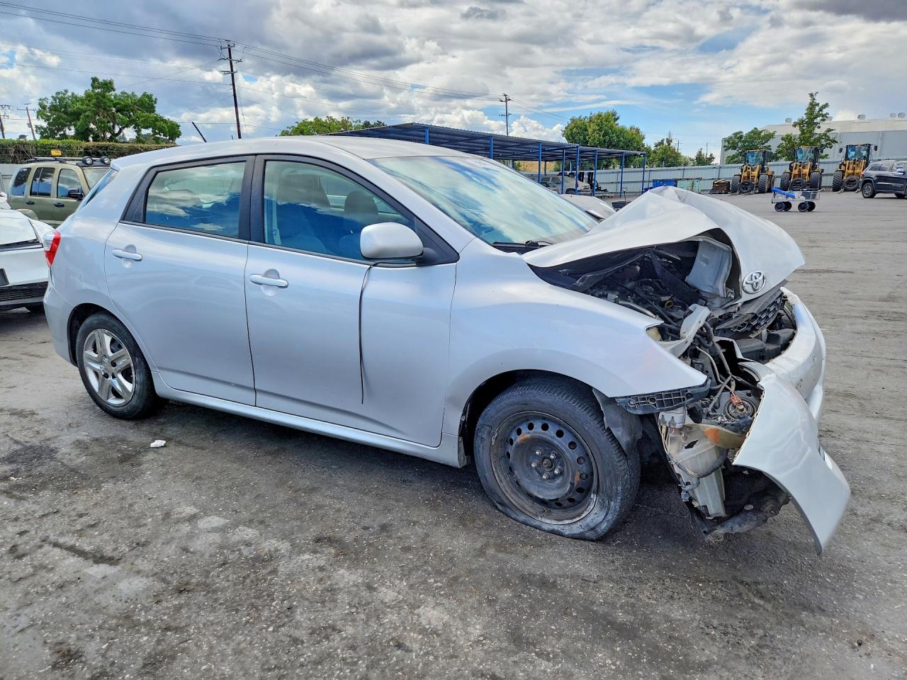 2011 Toyota Matrix Base Серебряный vin: 2T1KU4EE7BC547817