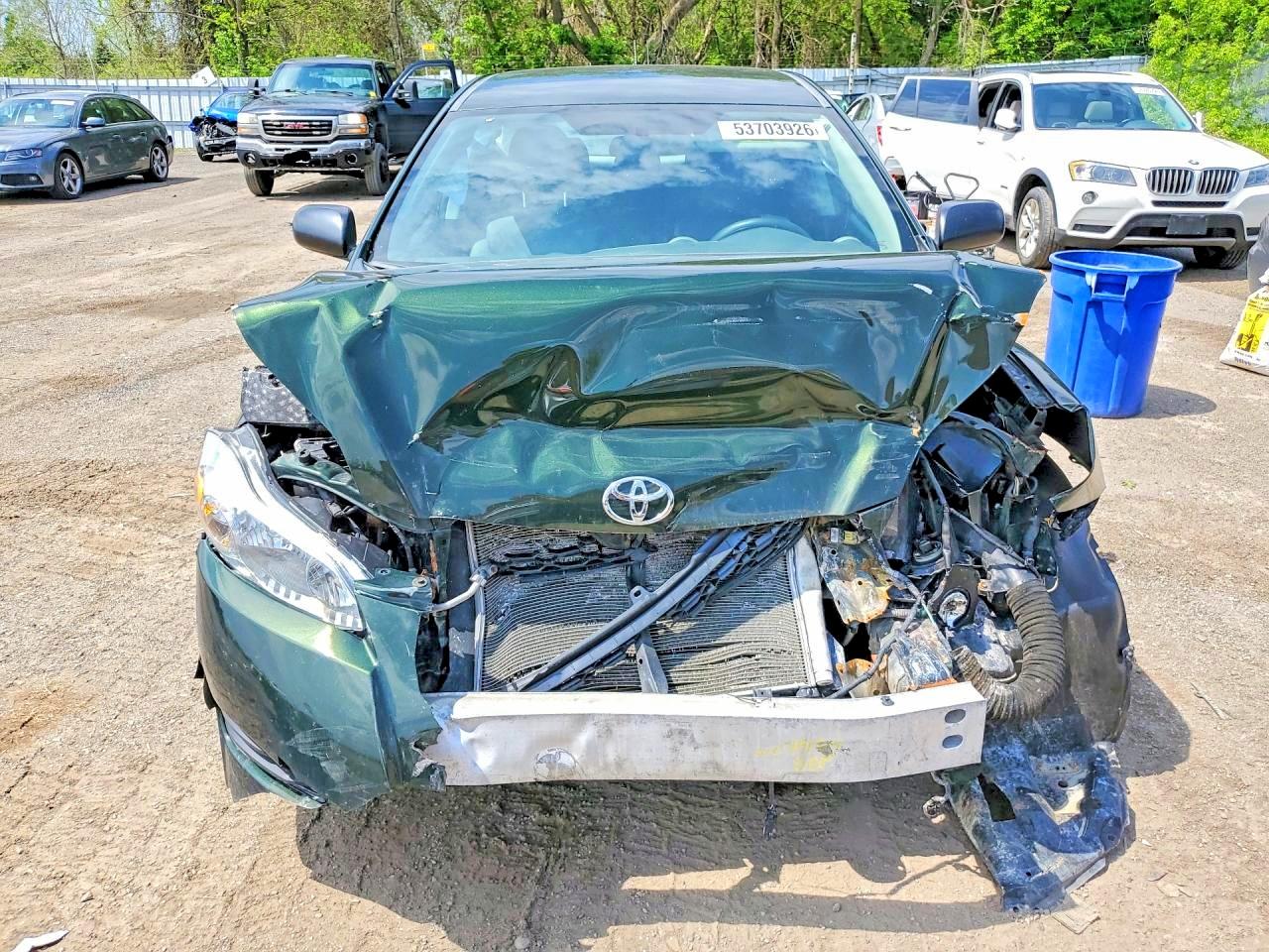 2011 Toyota Matrix Base Green vin: 2T1KU4EE7BC692839
