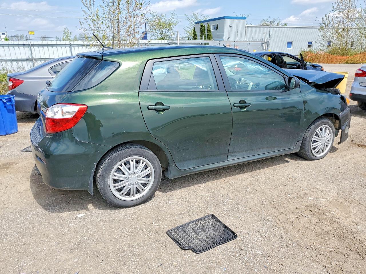 2011 Toyota Matrix Base Green vin: 2T1KU4EE7BC692839