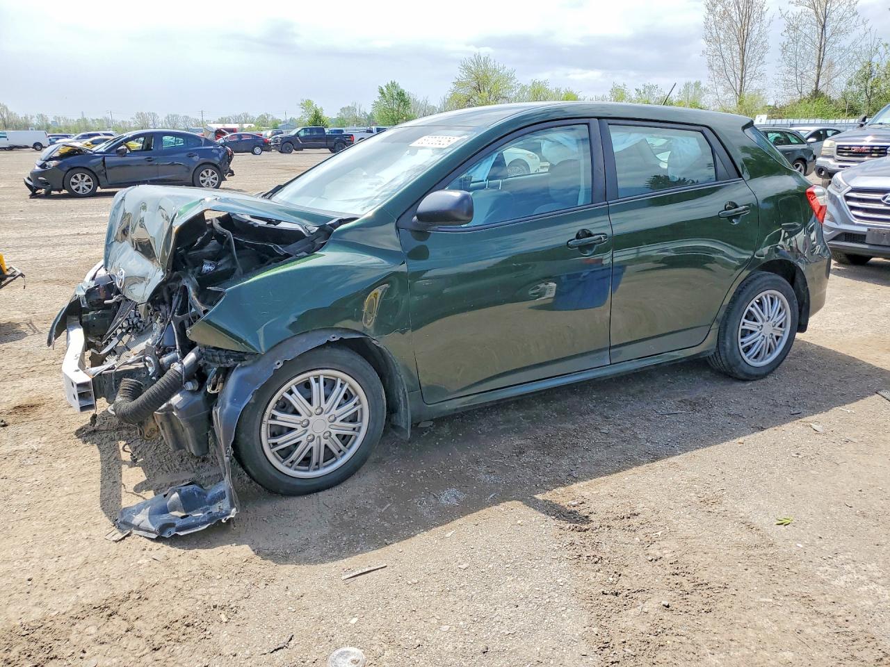 2011 Toyota Matrix Base Green vin: 2T1KU4EE7BC692839