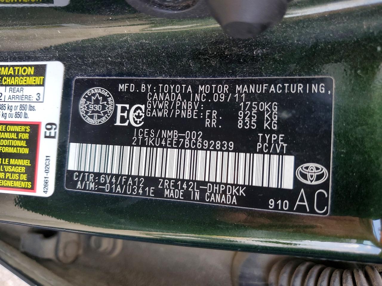 2011 Toyota Matrix Base Green vin: 2T1KU4EE7BC692839