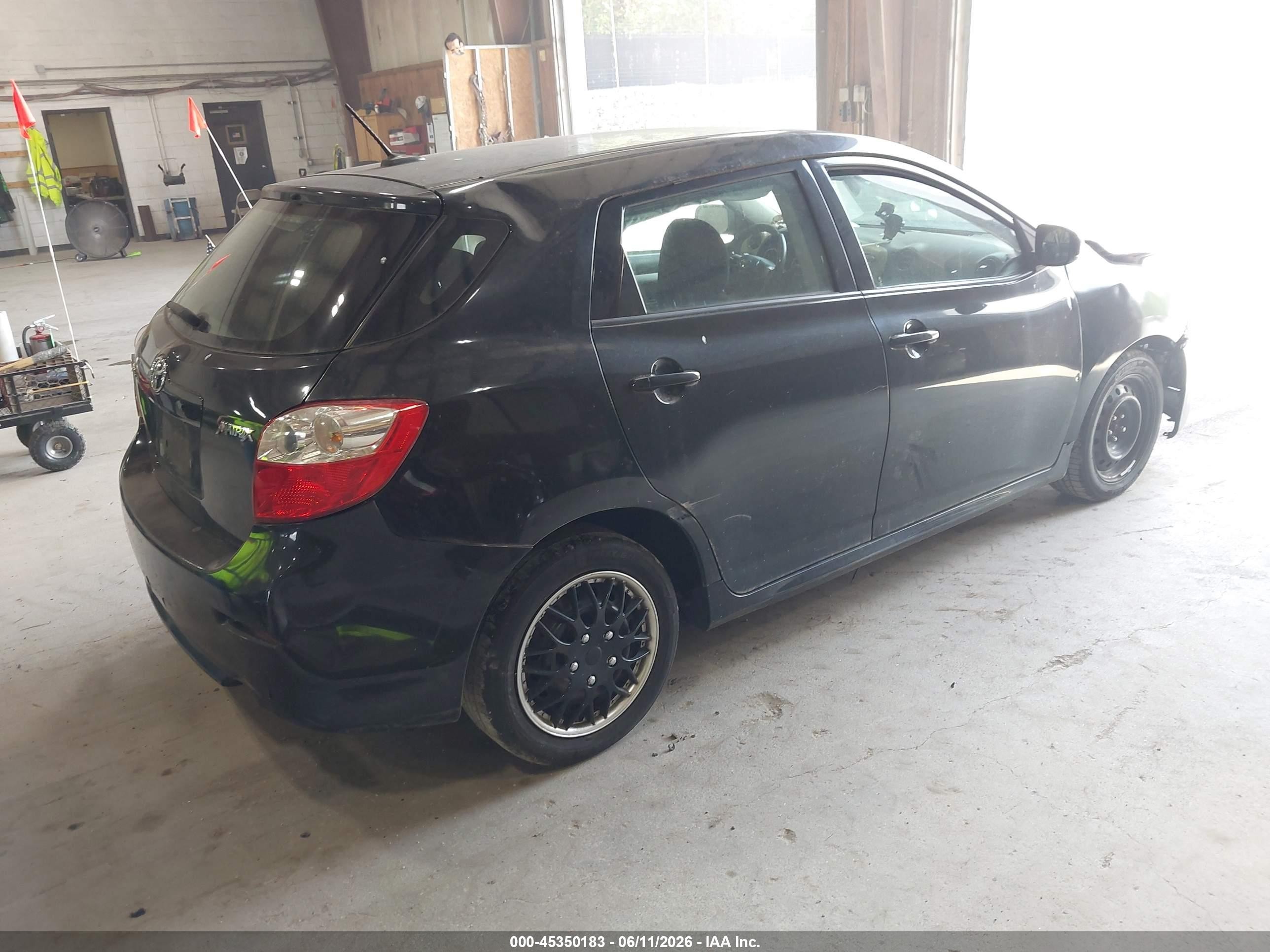 2011 Toyota Matrix   Черный vin: 2T1KU4EE7BC724625