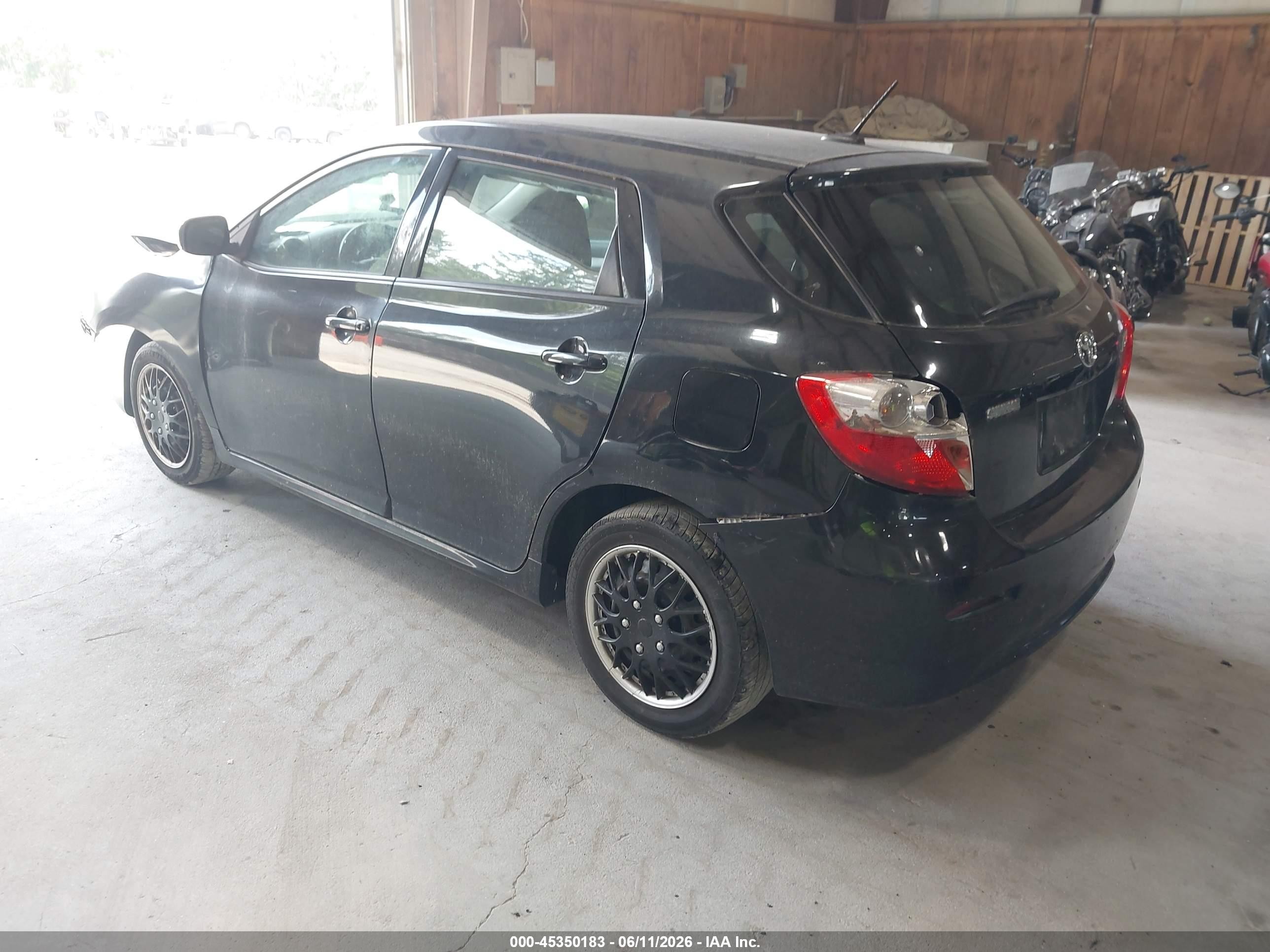 2011 Toyota Matrix   Черный vin: 2T1KU4EE7BC724625