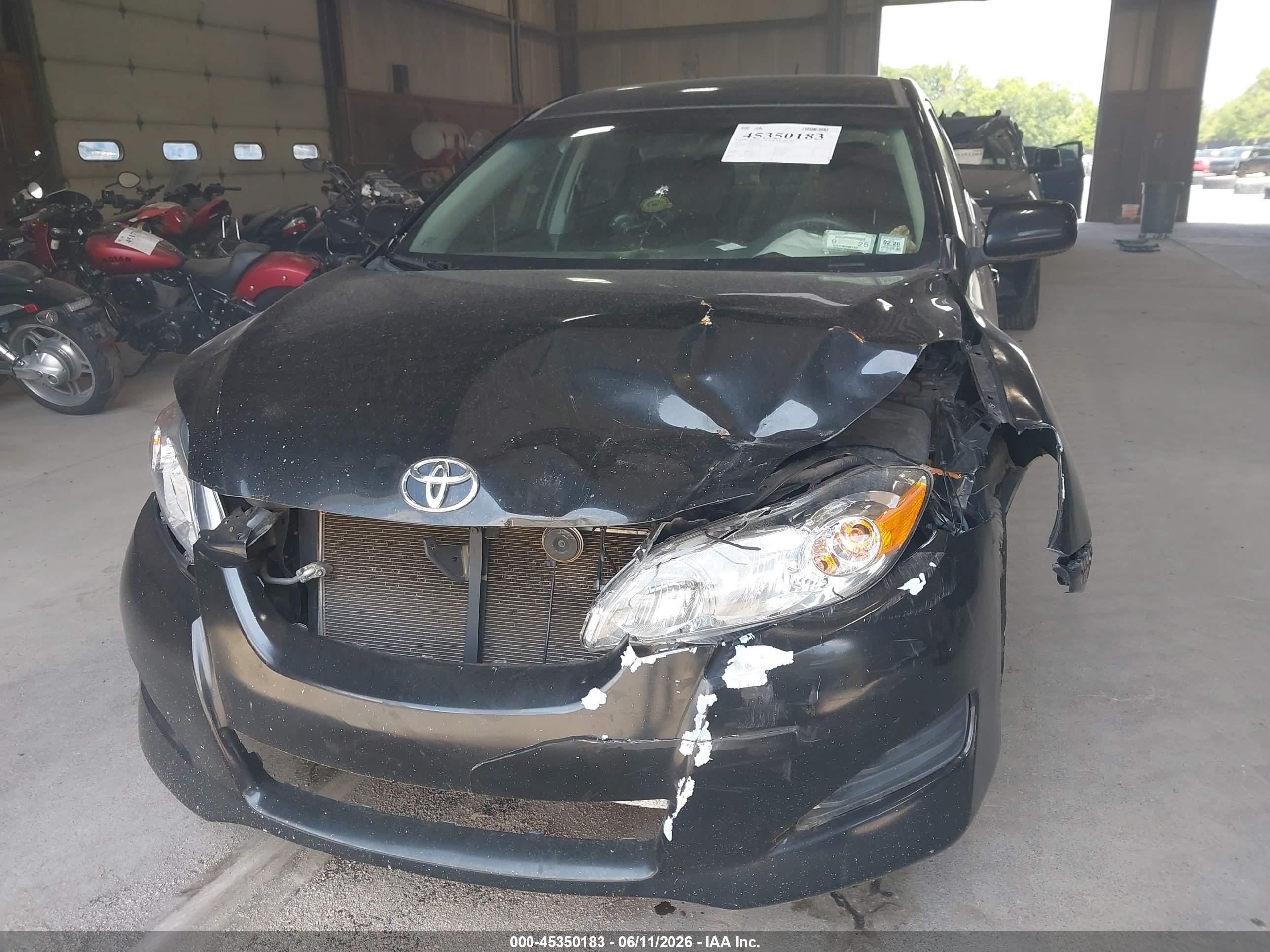 2011 Toyota Matrix   Черный vin: 2T1KU4EE7BC724625