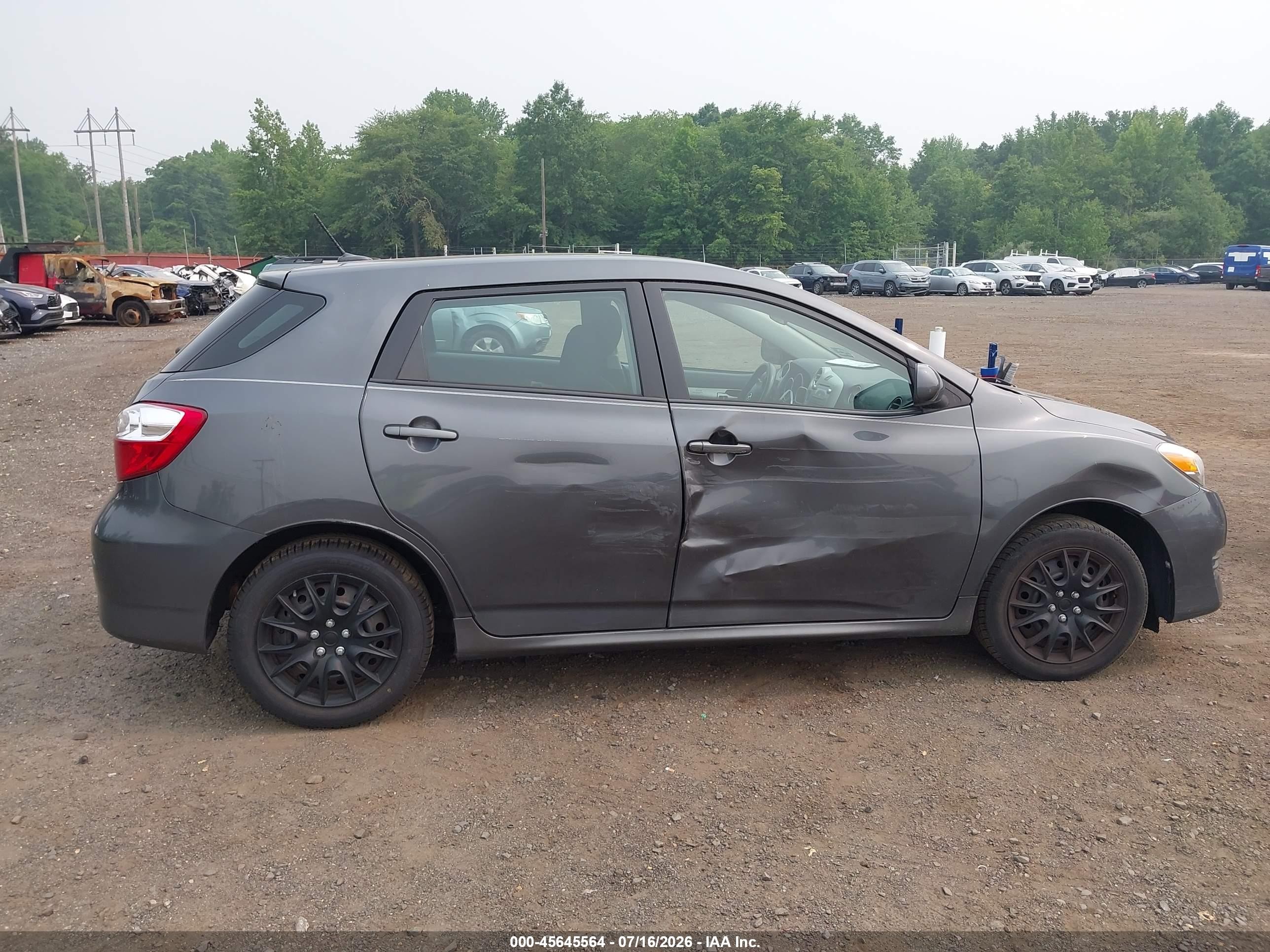 2011 Toyota Matrix   Gray vin: 2T1KU4EE7BC737469