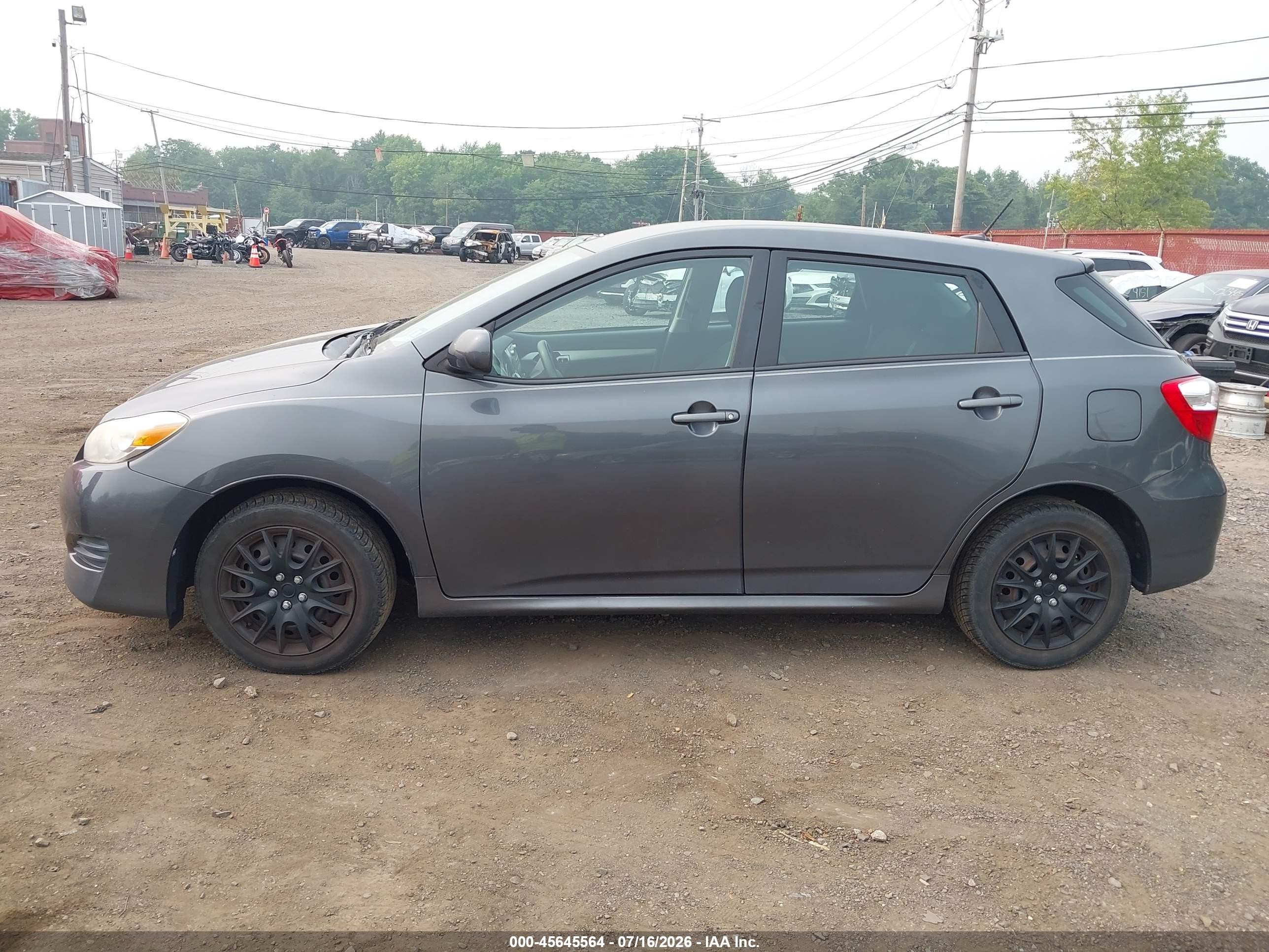 2011 Toyota Matrix   Gray vin: 2T1KU4EE7BC737469