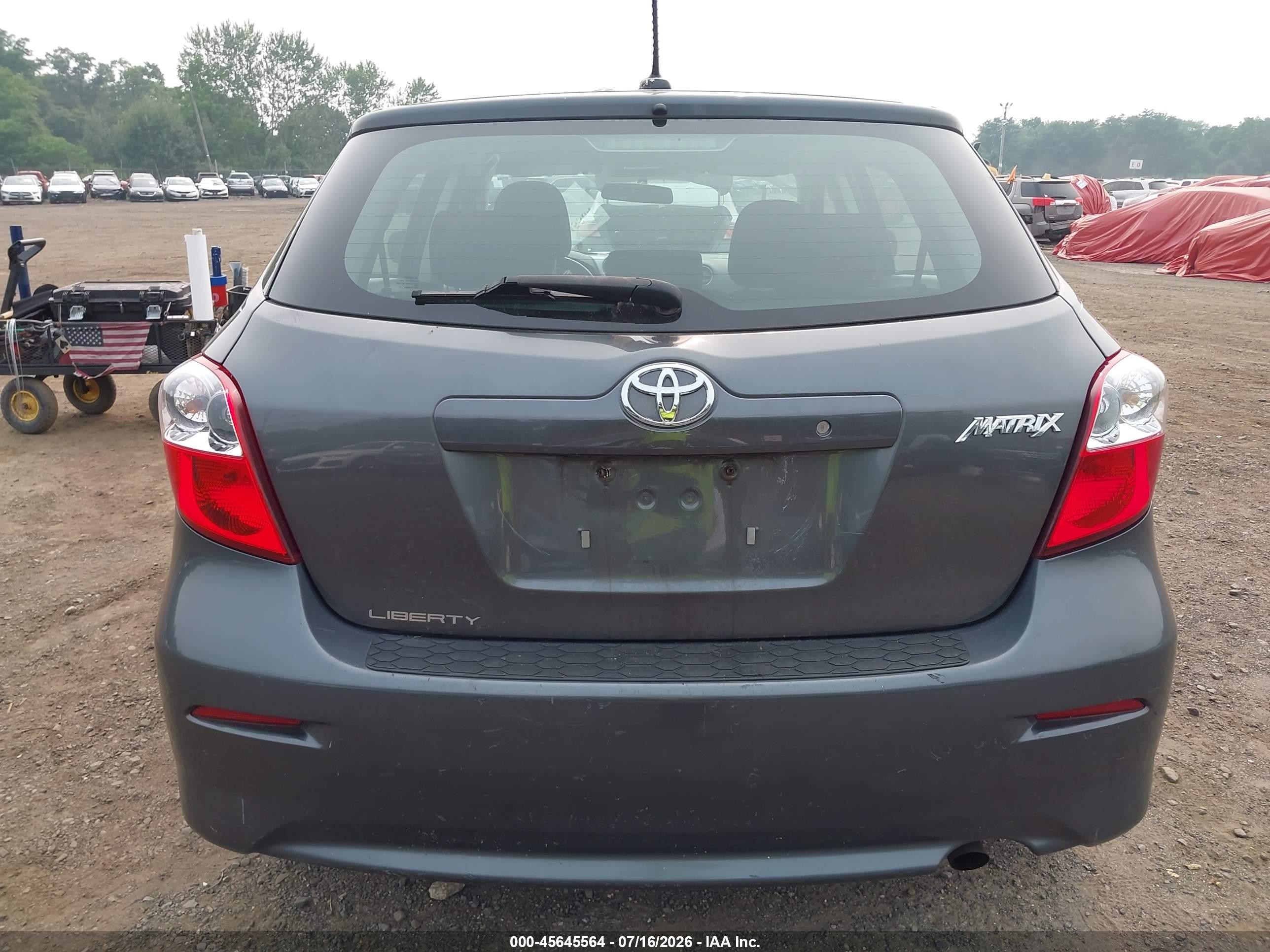 2011 Toyota Matrix   Gray vin: 2T1KU4EE7BC737469