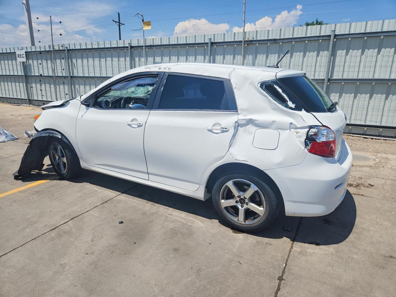 2013 Toyota Matrix L White vin: 2T1KU4EE7DC972358