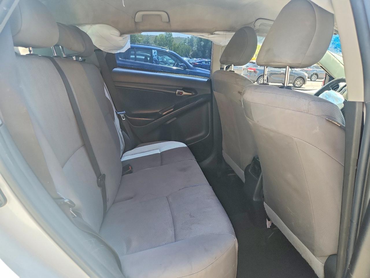 2013 Toyota Matrix L White vin: 2T1KU4EE7DC972358
