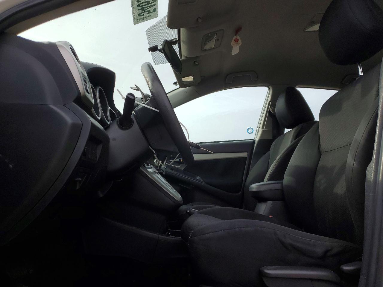 2013 Toyota Matrix L White vin: 2T1KU4EE7DC977754