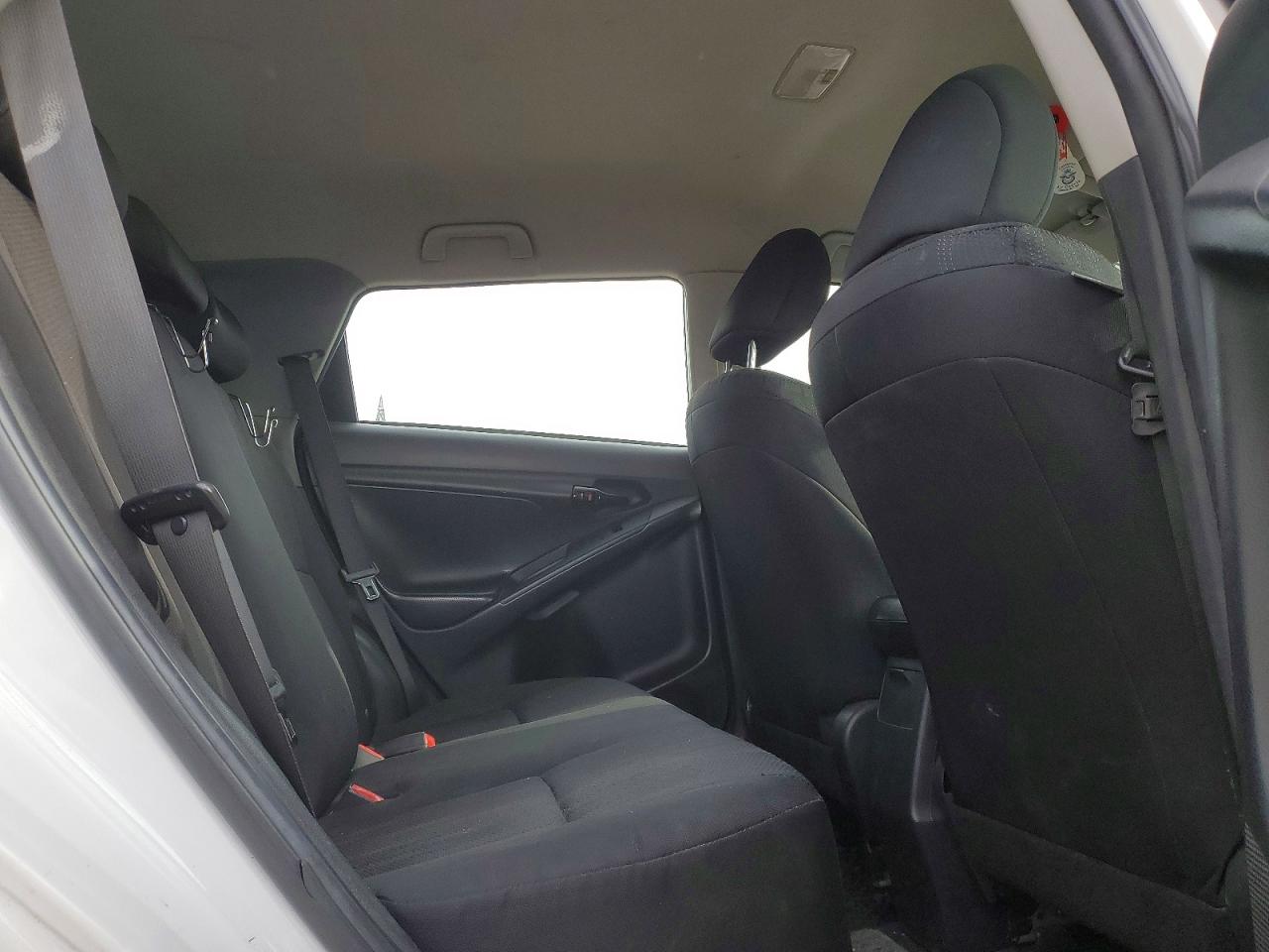 2013 Toyota Matrix L White vin: 2T1KU4EE7DC977754