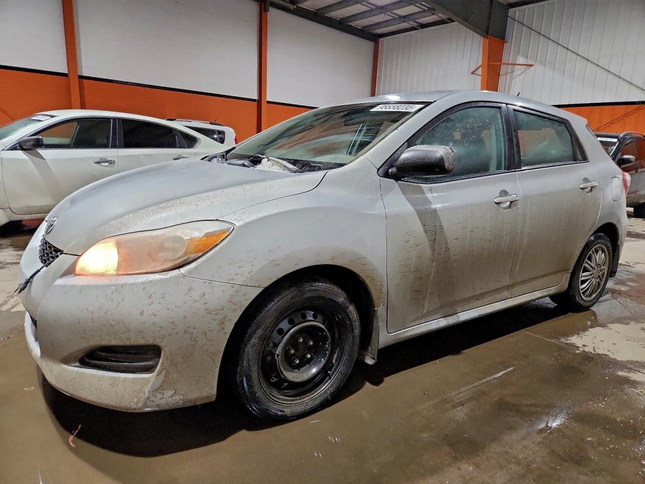 2014 Toyota Matrix Base Серебряный vin: 2T1KU4EE7EC134333