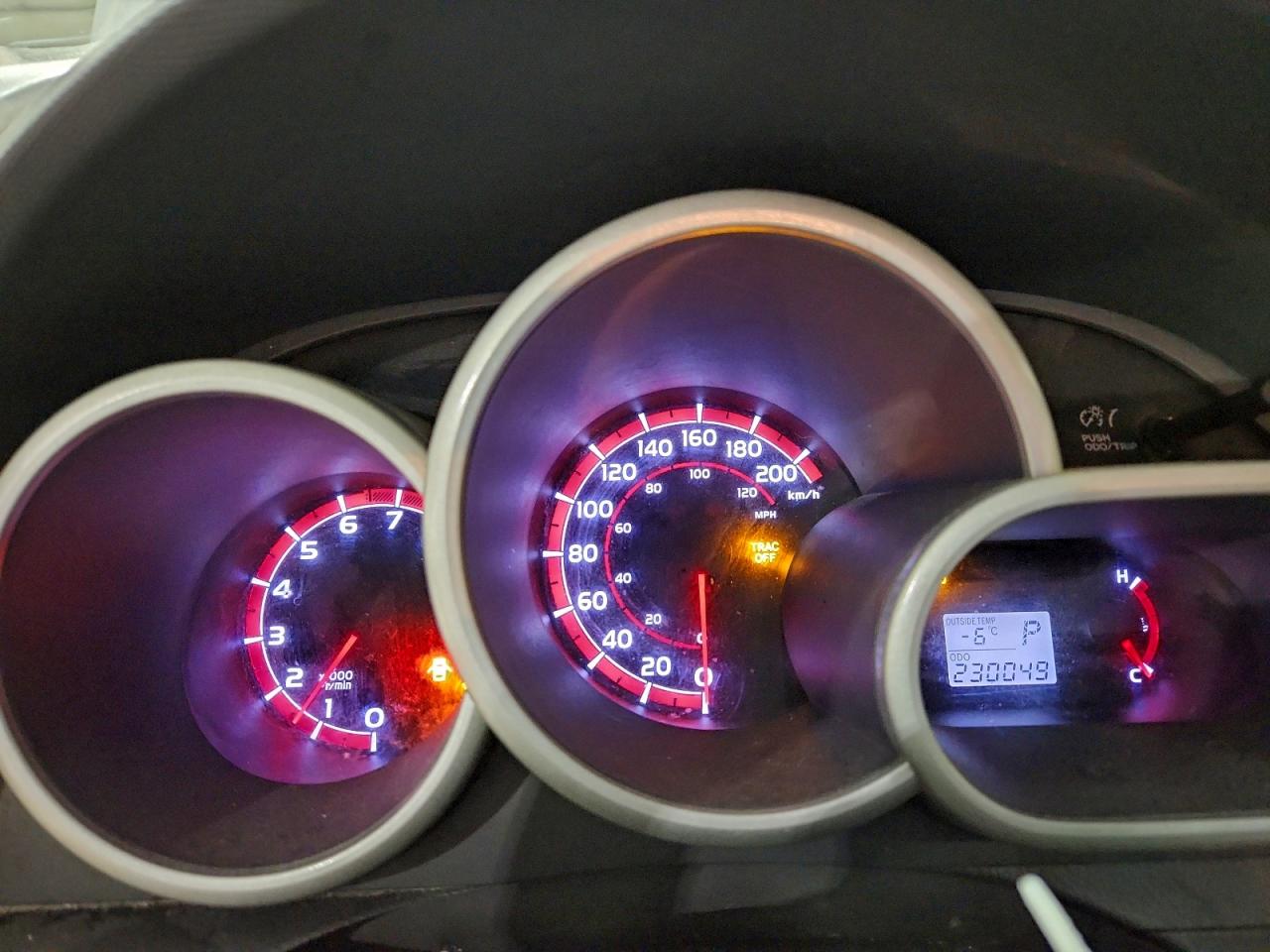 2014 Toyota Matrix Base Серебряный vin: 2T1KU4EE7EC134333
