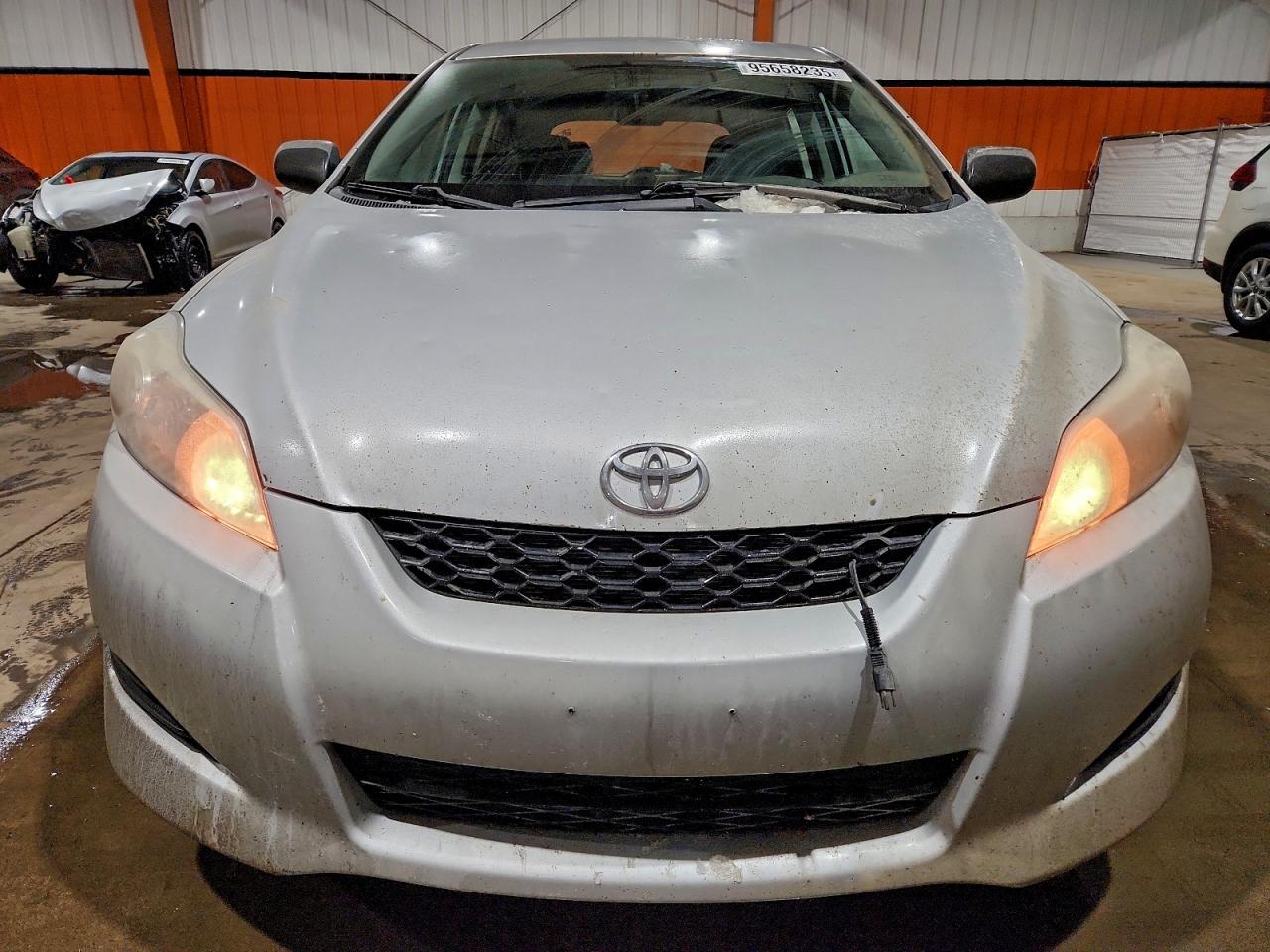 2014 Toyota Matrix Base Серебряный vin: 2T1KU4EE7EC134333
