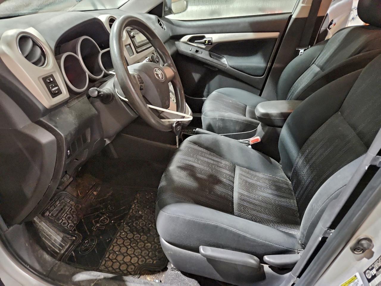 2014 Toyota Matrix Base Серебряный vin: 2T1KU4EE7EC134333