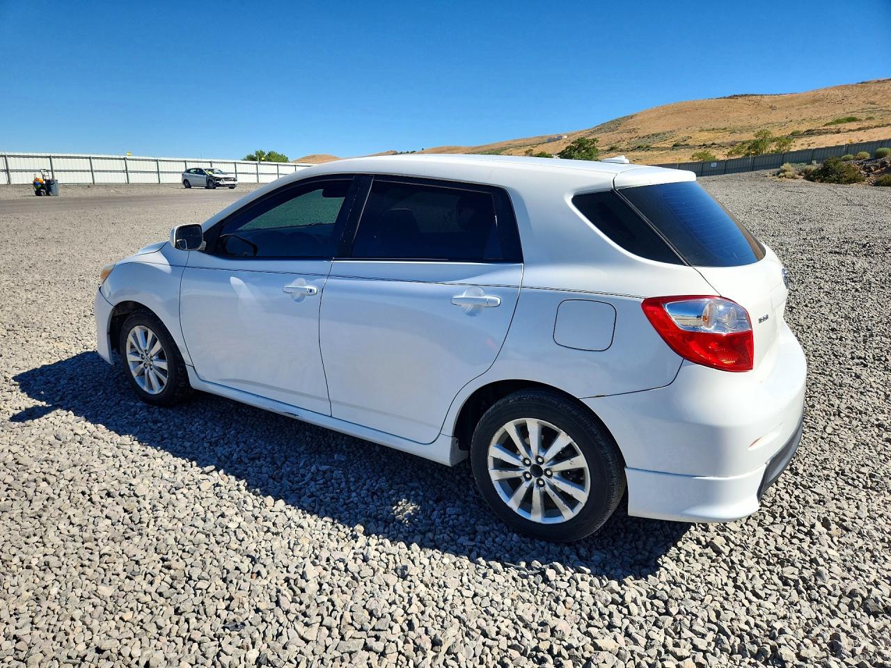 2010 Toyota Matrix Base White vin: 2T1KU4EE8AC309585