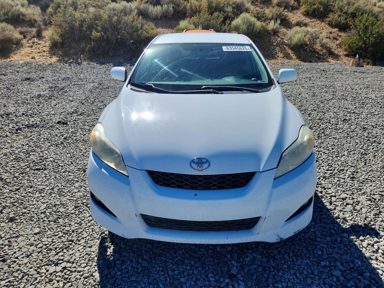 2010 Toyota Matrix Base White vin: 2T1KU4EE8AC309585