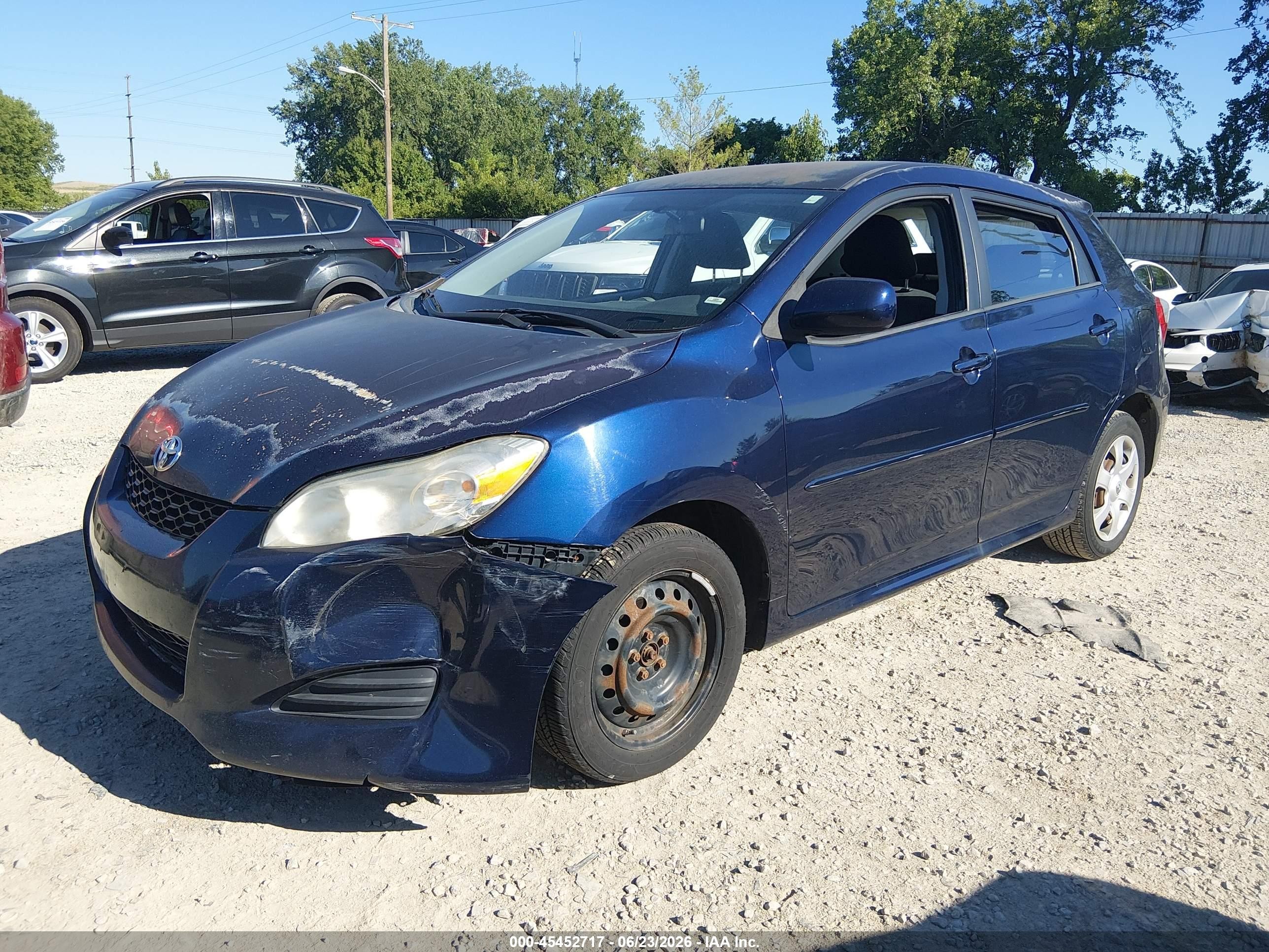 2010 Toyota Matrix   Blue vin: 2T1KU4EE8AC311899