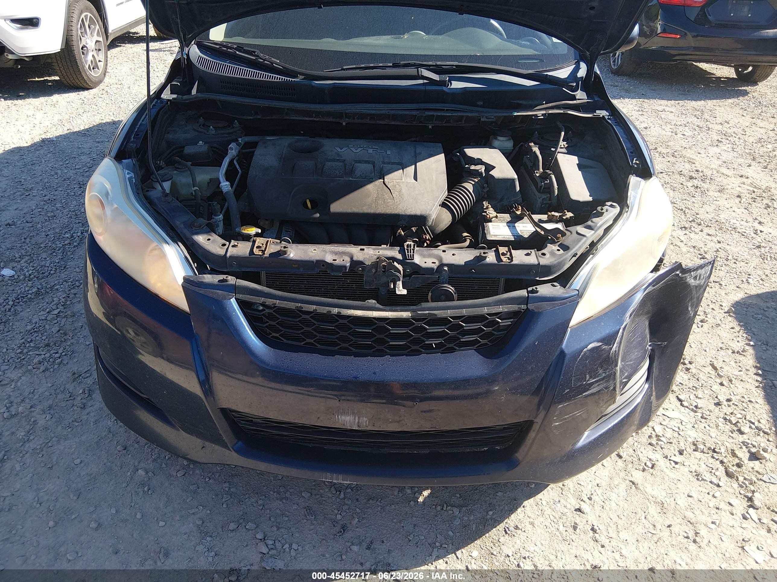 2010 Toyota Matrix   Blue vin: 2T1KU4EE8AC311899