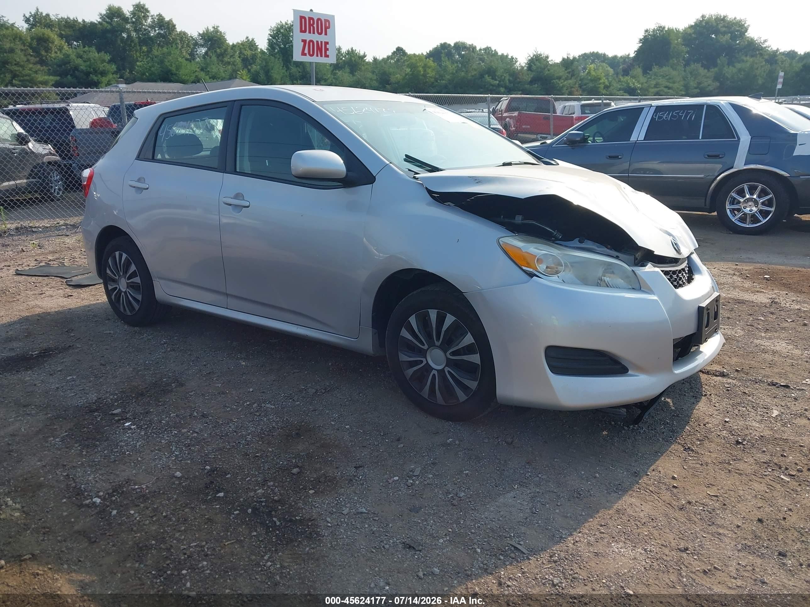 2010 Toyota Matrix   Silver vin: 2T1KU4EE8AC524691