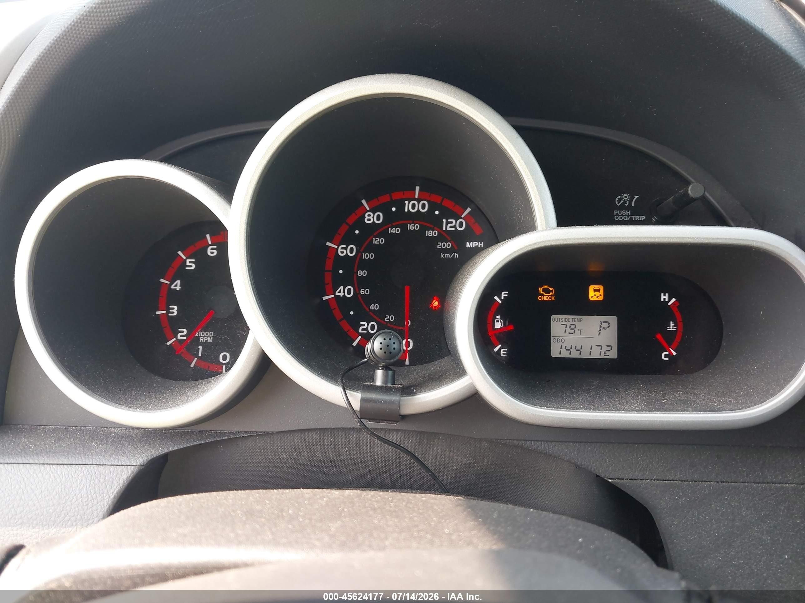 2010 Toyota Matrix   Silver vin: 2T1KU4EE8AC524691