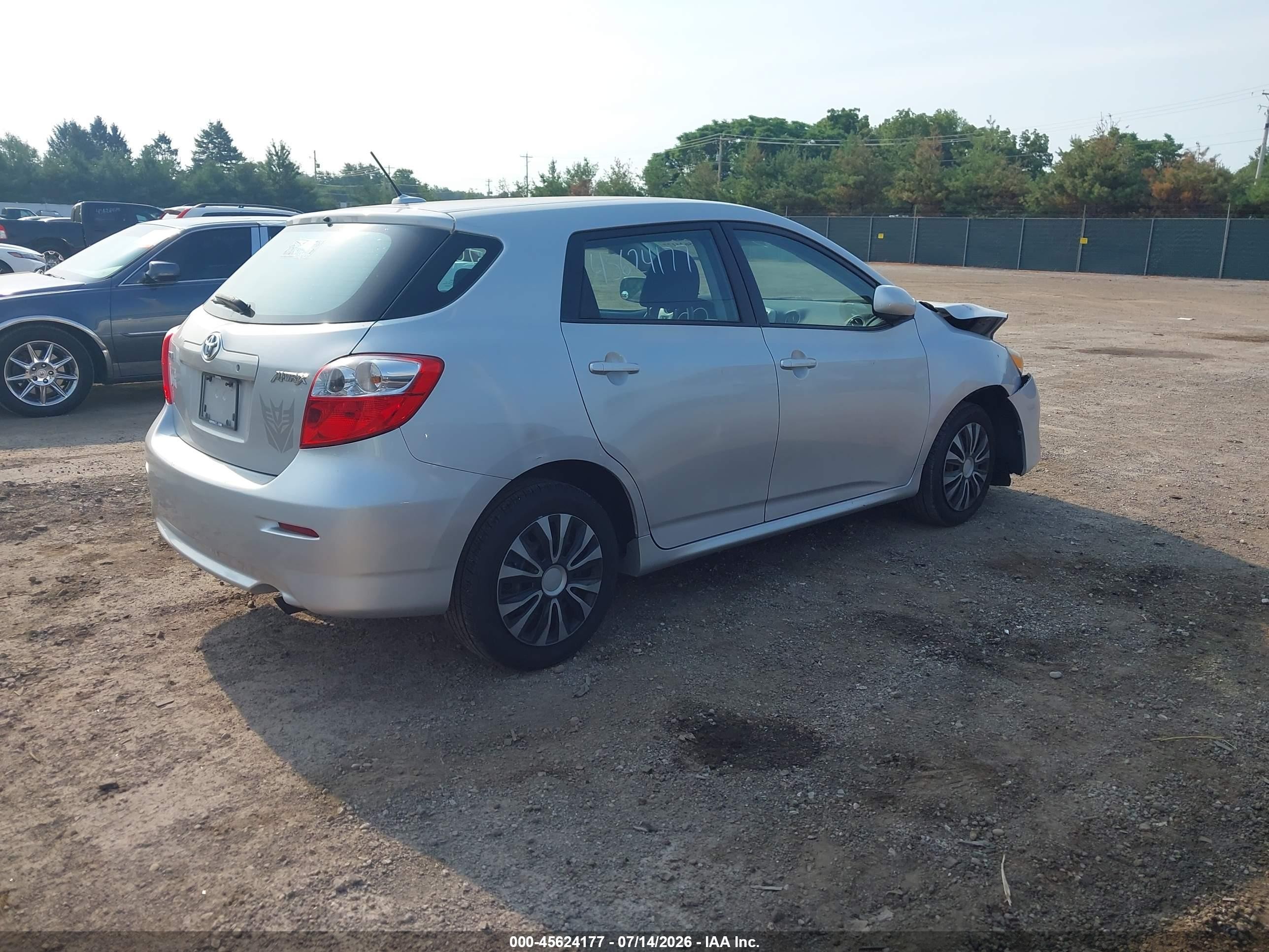 2010 Toyota Matrix   Silver vin: 2T1KU4EE8AC524691
