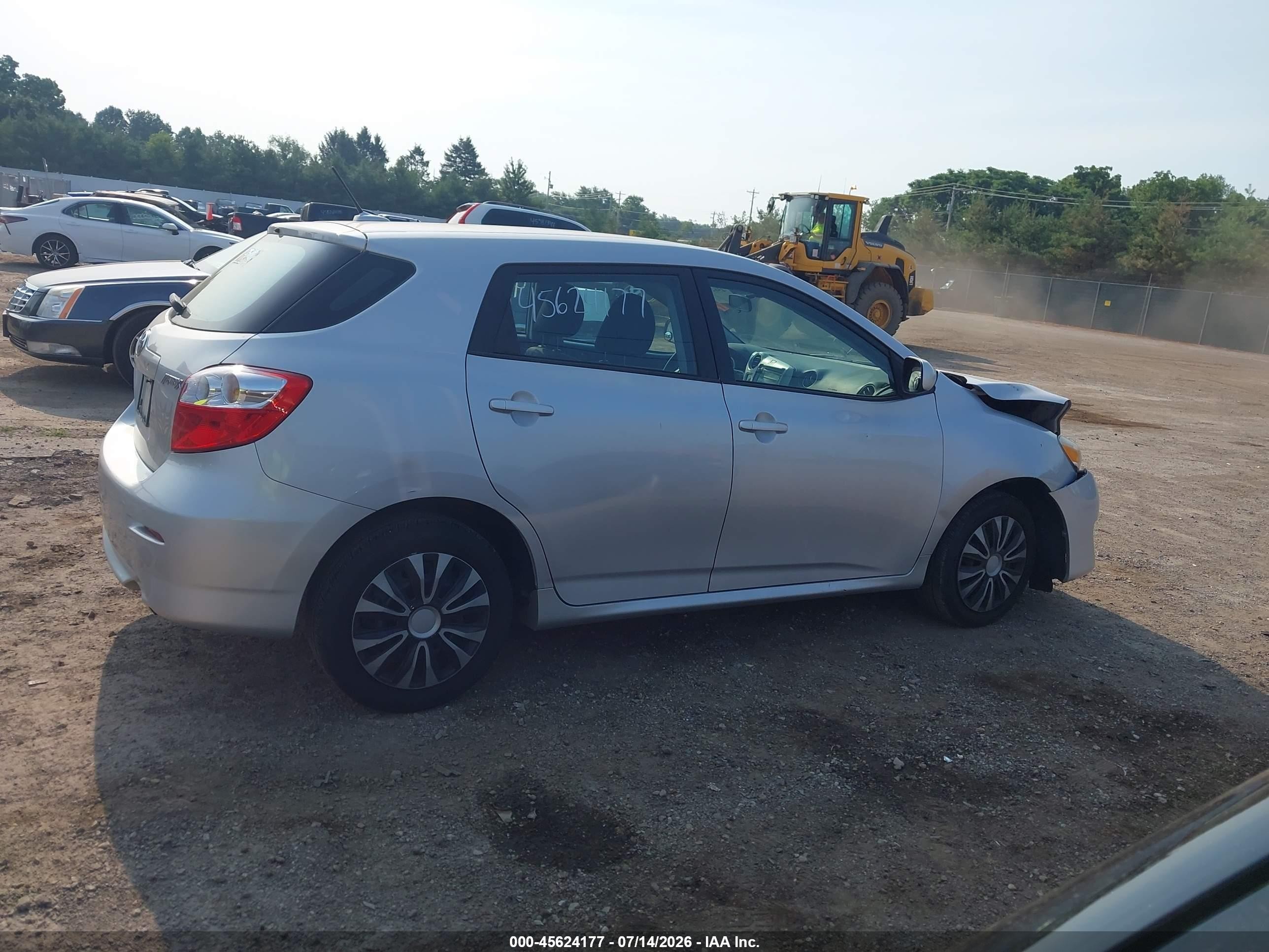 2010 Toyota Matrix   Silver vin: 2T1KU4EE8AC524691