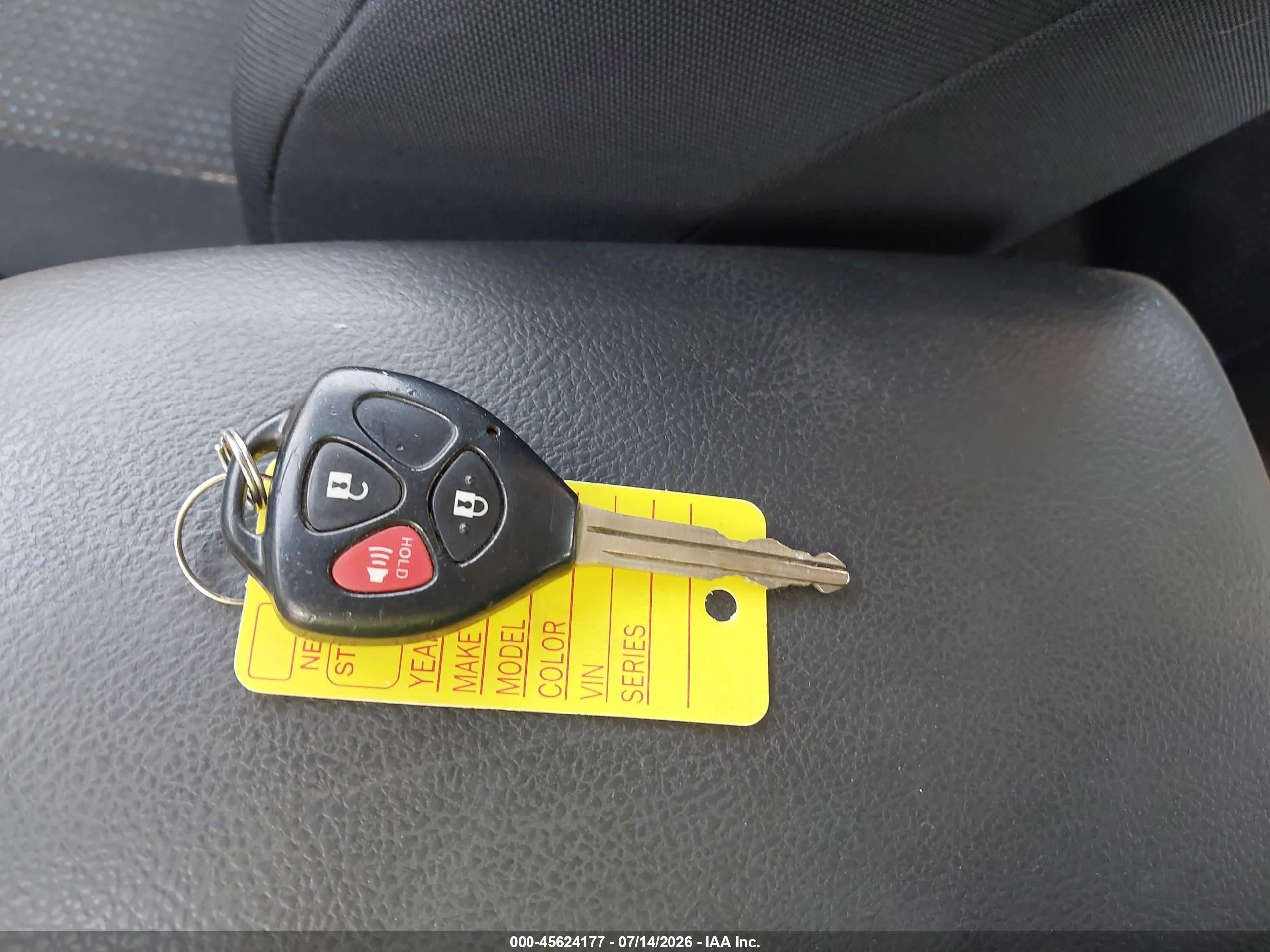 2010 Toyota Matrix   Silver vin: 2T1KU4EE8AC524691