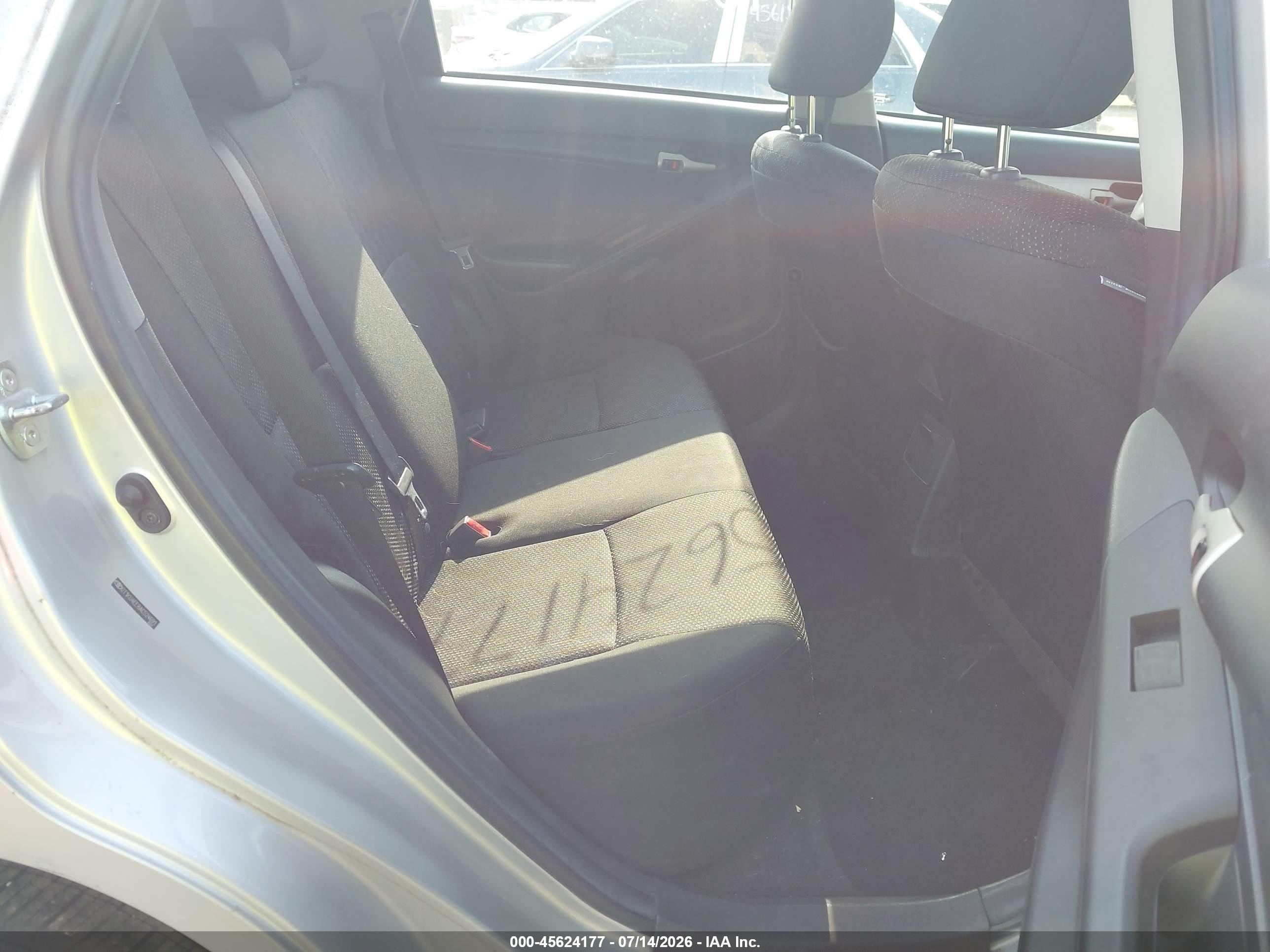 2010 Toyota Matrix   Silver vin: 2T1KU4EE8AC524691