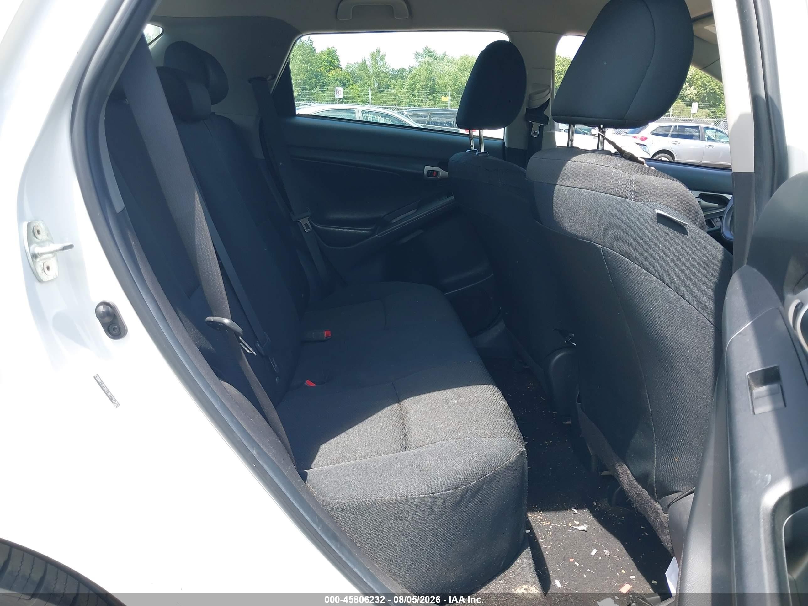 2011 Toyota Matrix Белый vin: 2T1KU4EE8BC752093