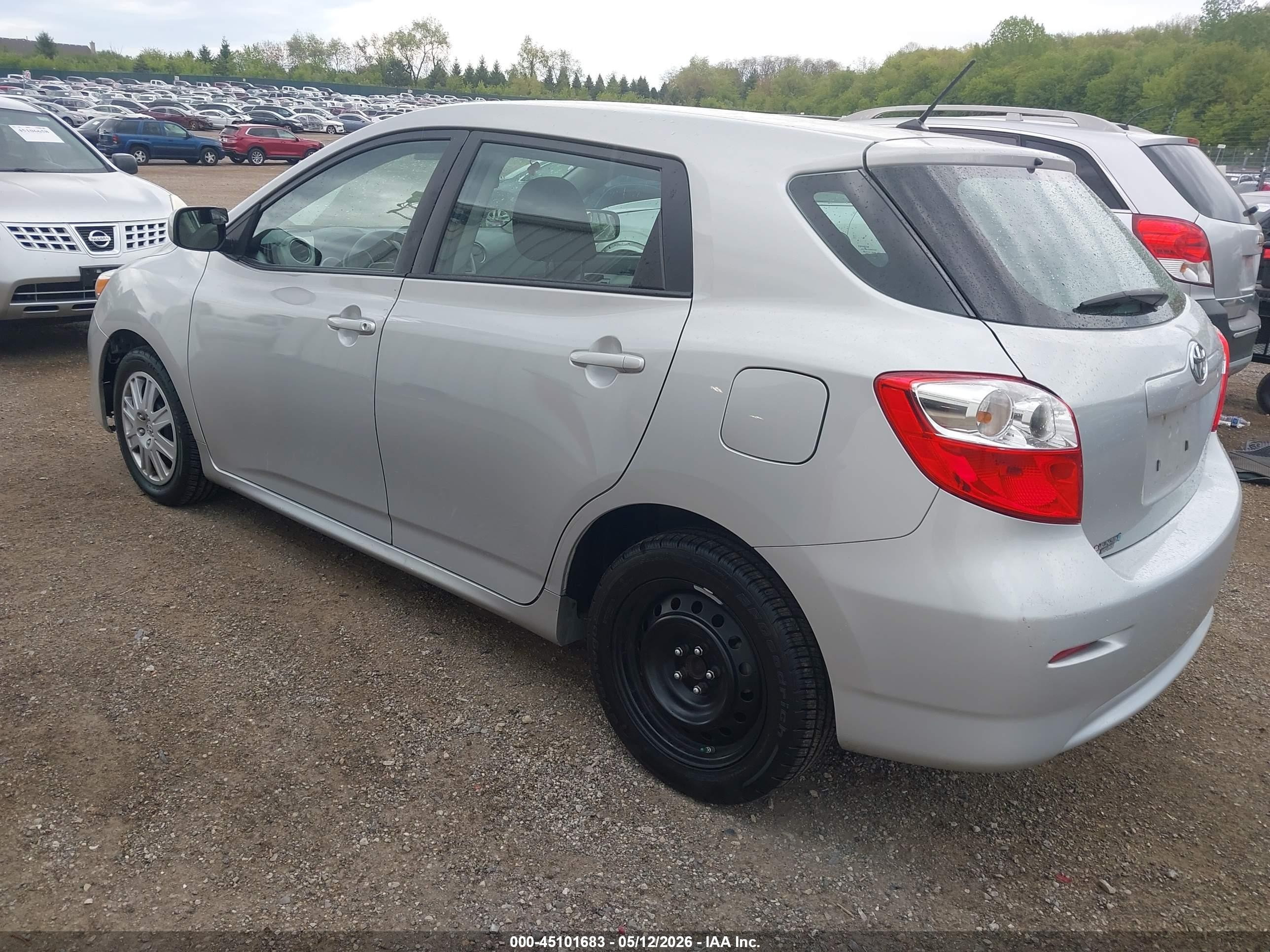 2013 Toyota Matrix L Silver vin: 2T1KU4EE8DC058670