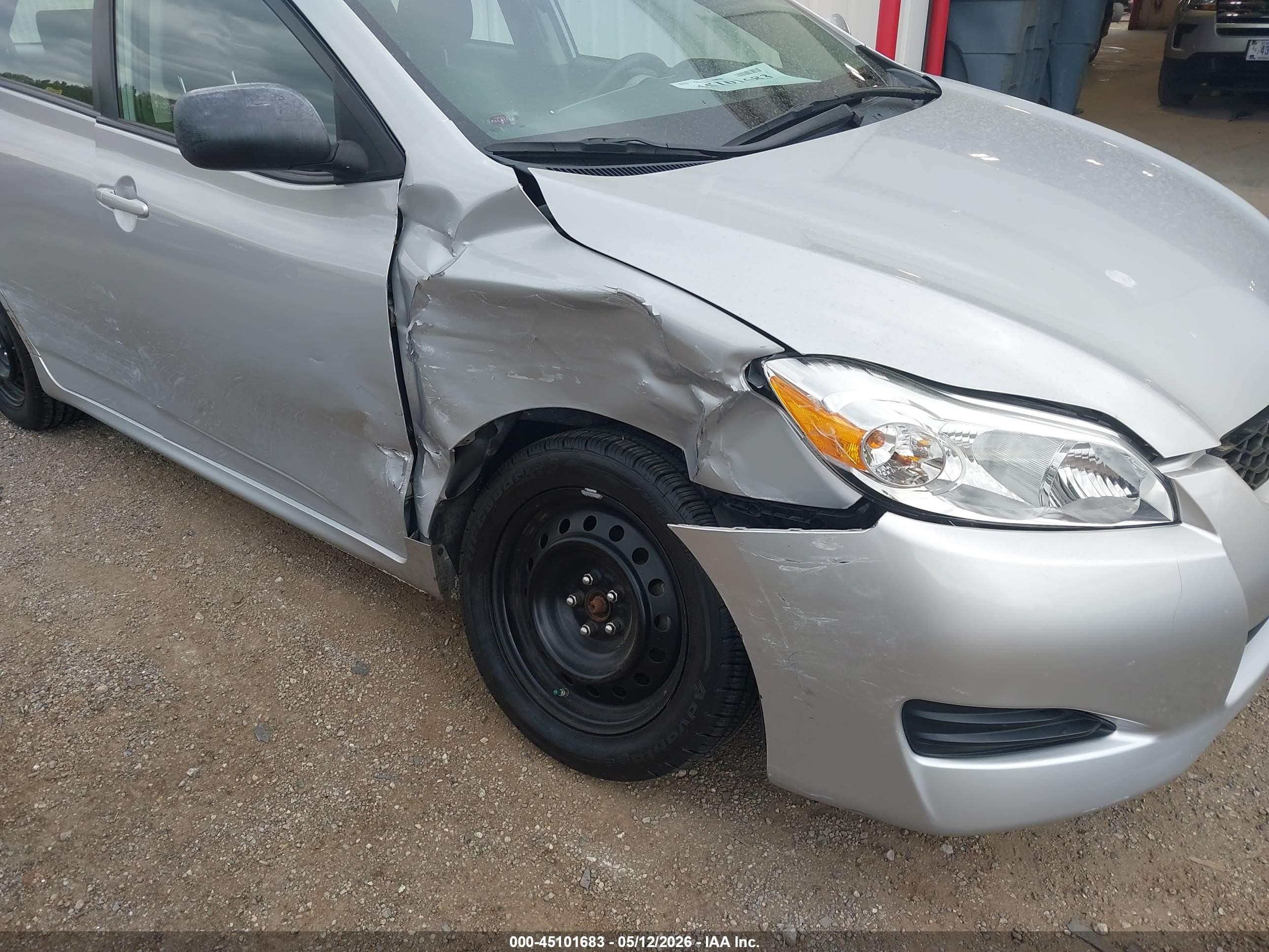 2013 Toyota Matrix L Silver vin: 2T1KU4EE8DC058670