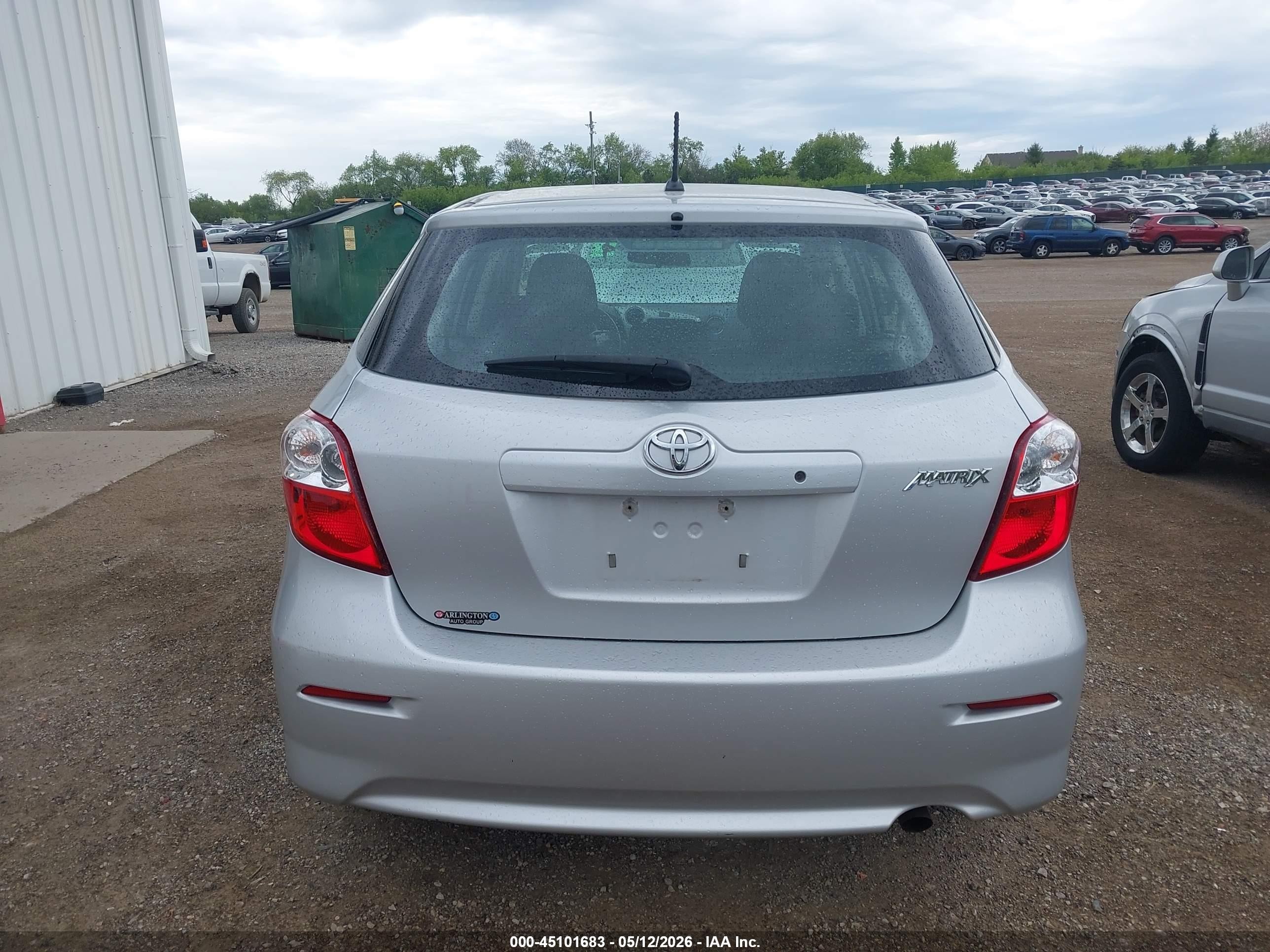 2013 Toyota Matrix L Silver vin: 2T1KU4EE8DC058670