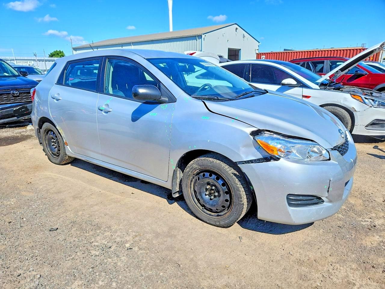 2013 Toyota Matrix L Silver vin: 2T1KU4EE8DC092561