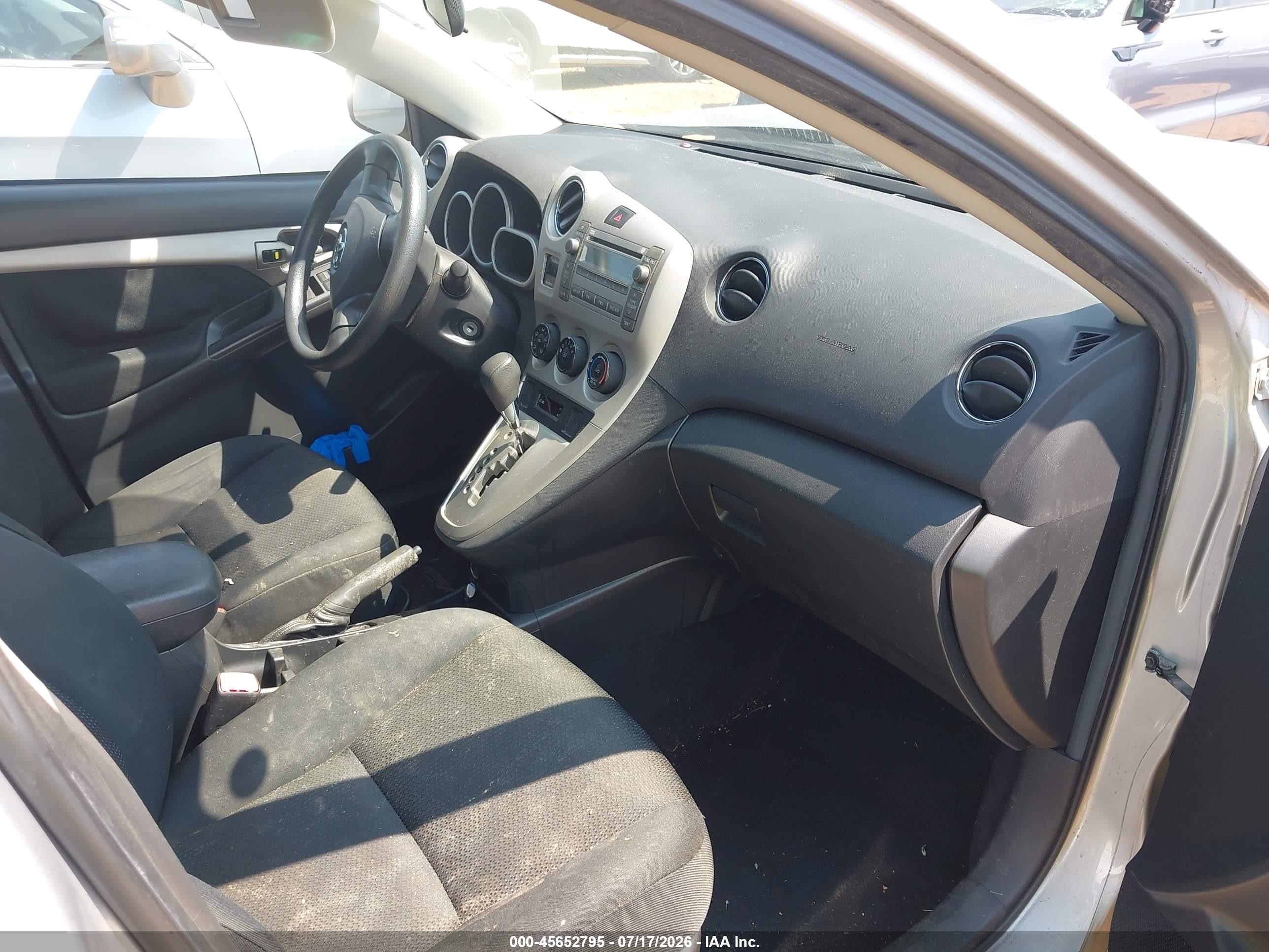 2010 Toyota Matrix   Silver vin: 2T1KU4EE9AC266892