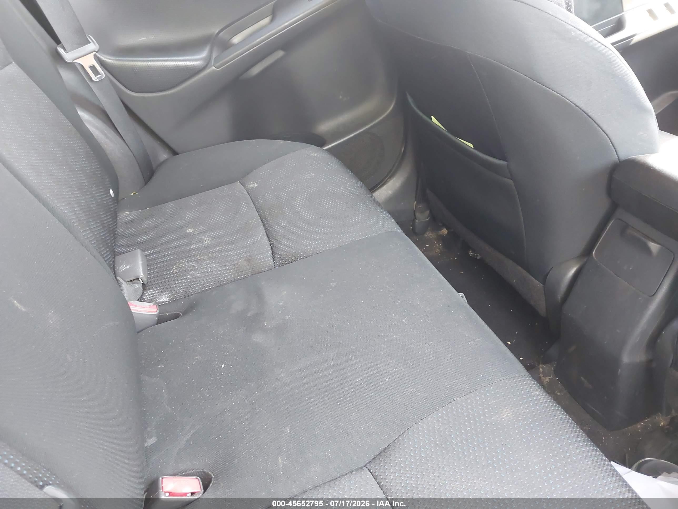 2010 Toyota Matrix   Silver vin: 2T1KU4EE9AC266892