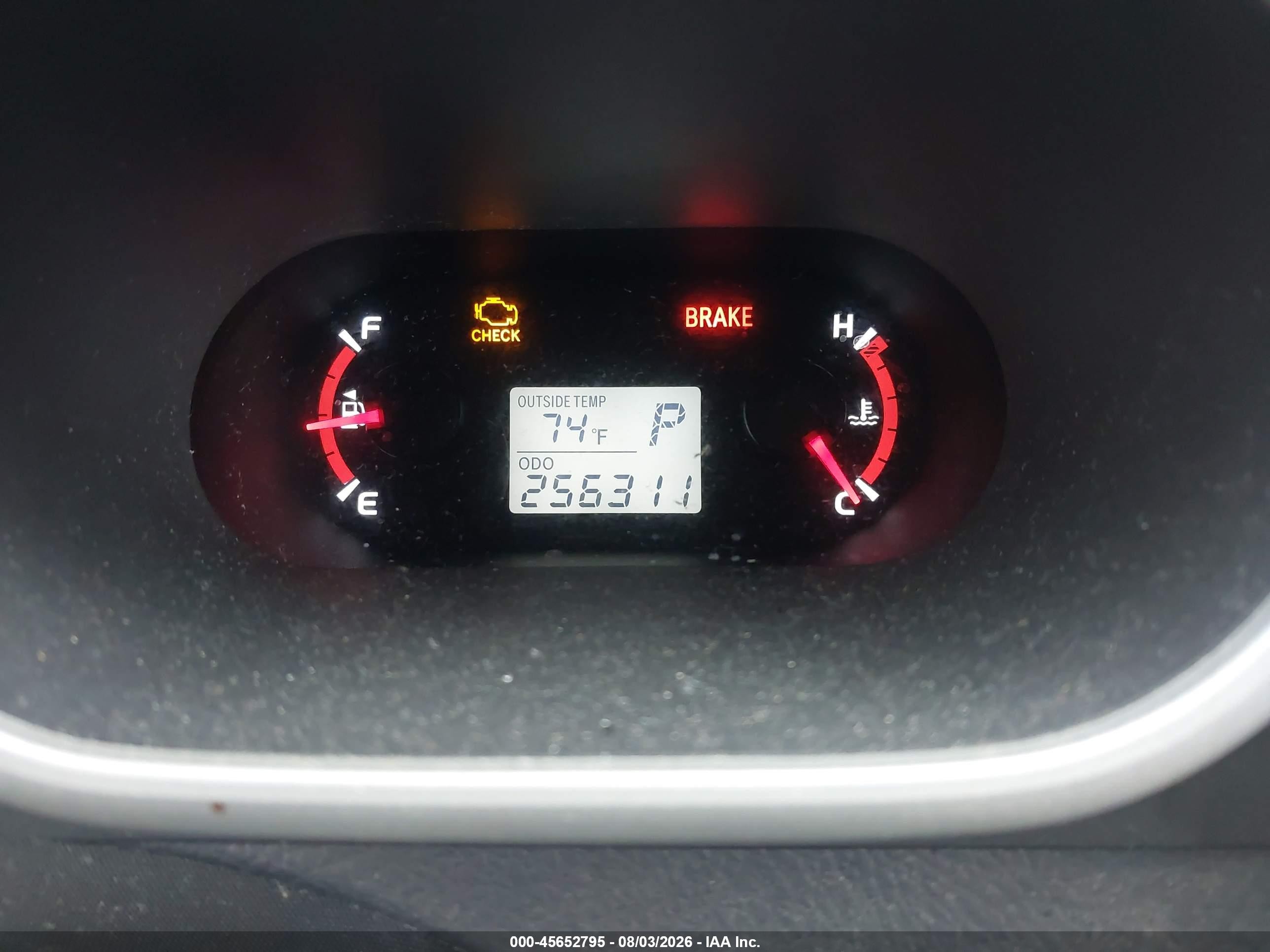 2010 Toyota Matrix   Silver vin: 2T1KU4EE9AC266892
