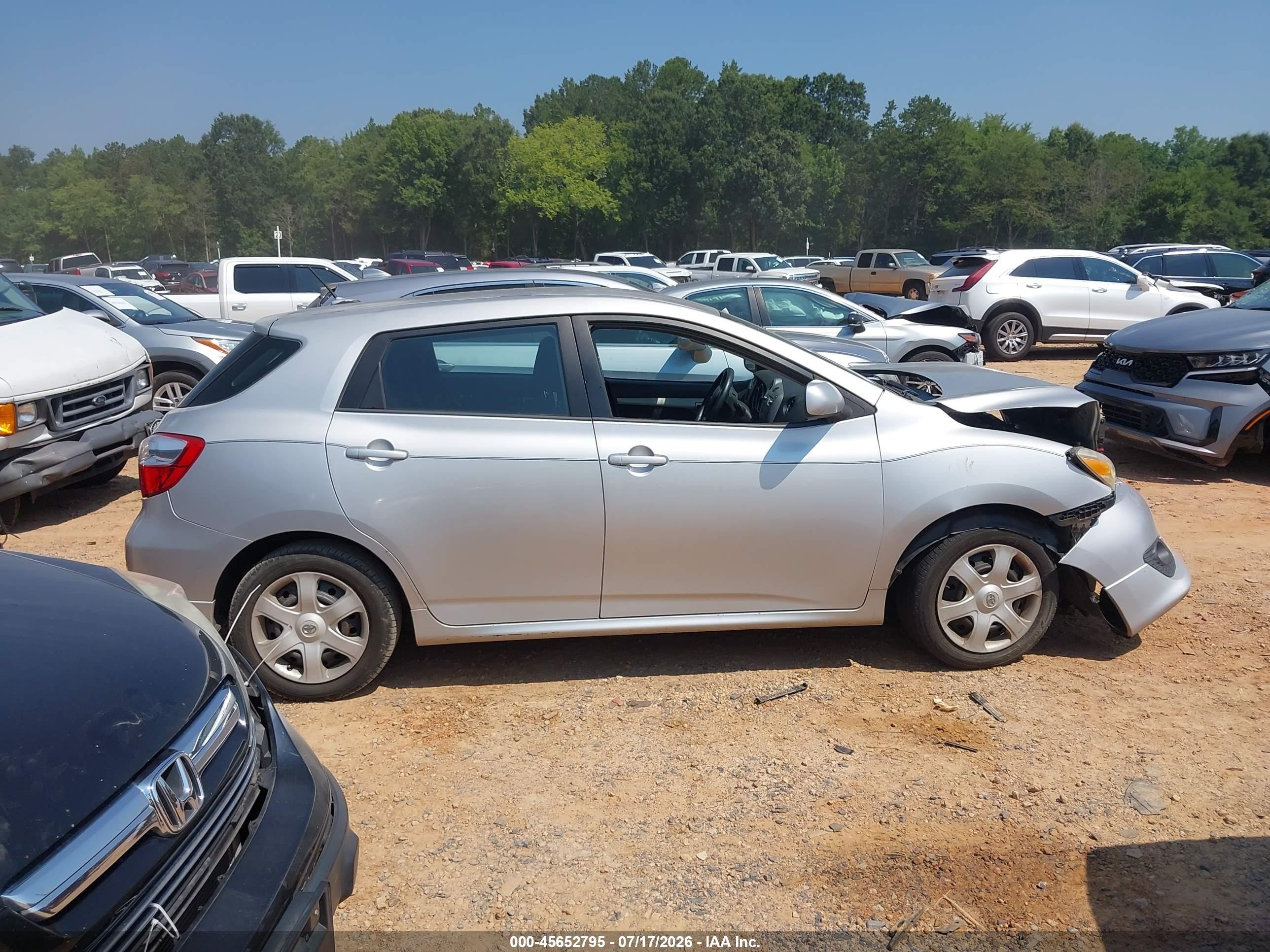 2010 Toyota Matrix   Silver vin: 2T1KU4EE9AC266892