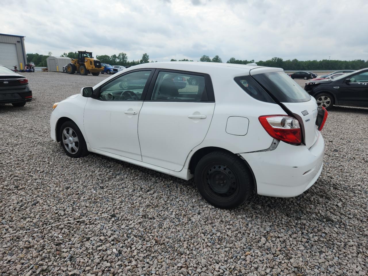 2010 Toyota Matrix Base White vin: 2T1KU4EE9AC276578
