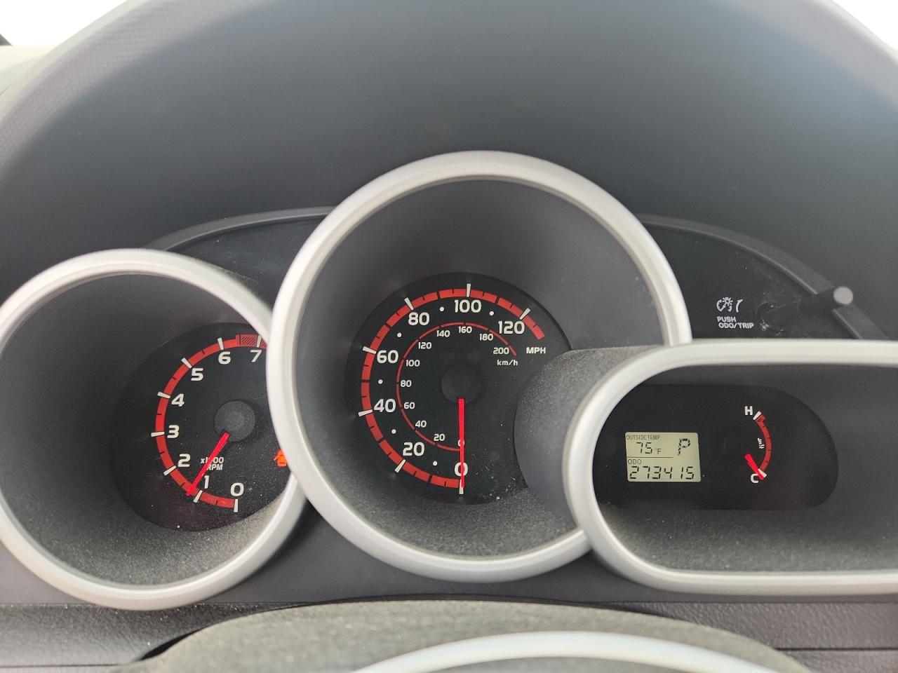 2010 Toyota Matrix Base White vin: 2T1KU4EE9AC276578