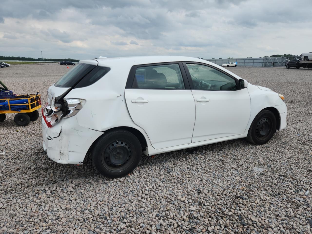 2010 Toyota Matrix Base White vin: 2T1KU4EE9AC276578