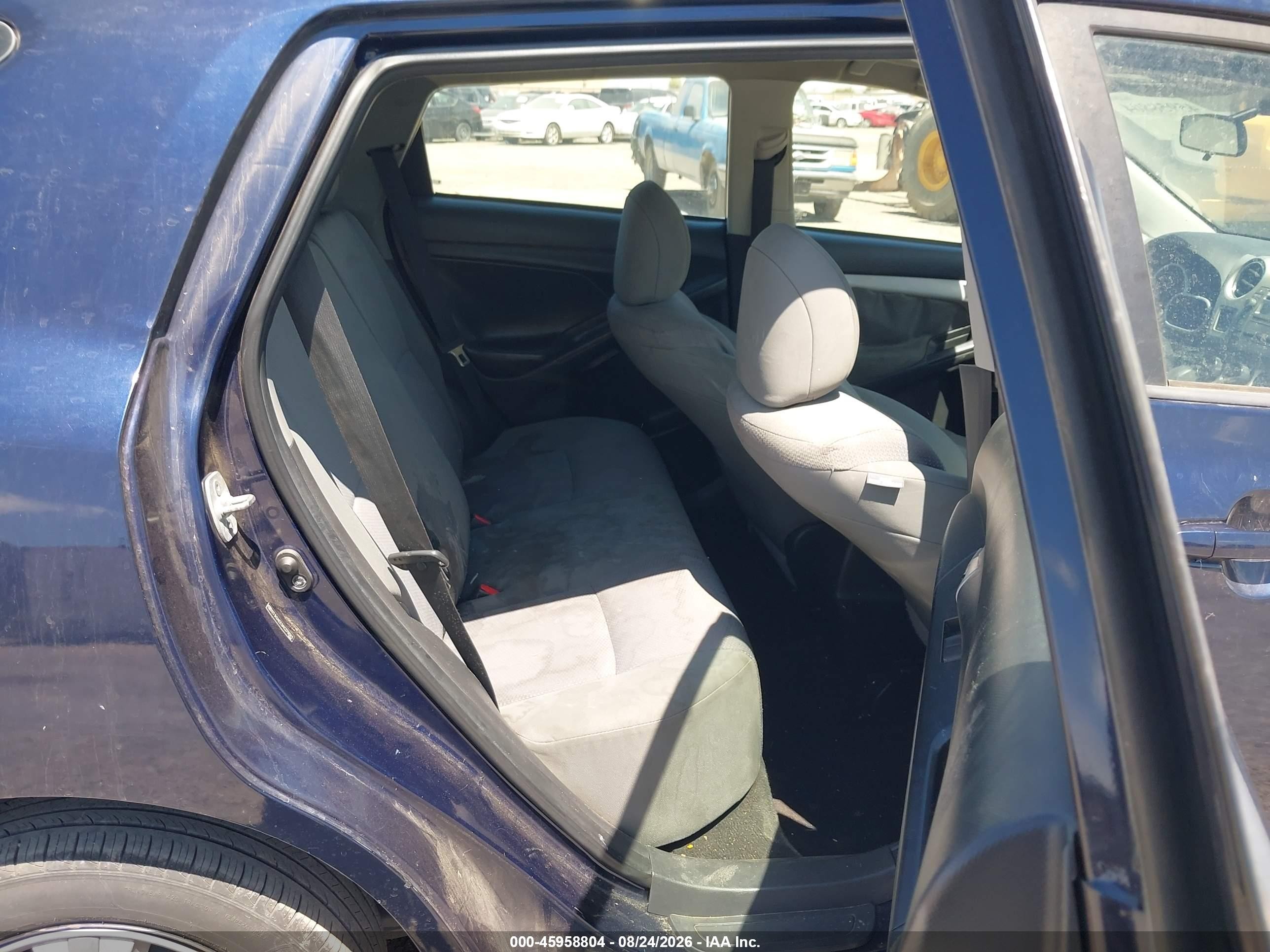 2010 Toyota Matrix   Blue vin: 2T1KU4EE9AC278041