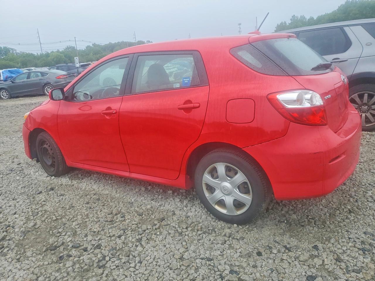 2010 Toyota Matrix Base Red vin: 2T1KU4EE9AC370850