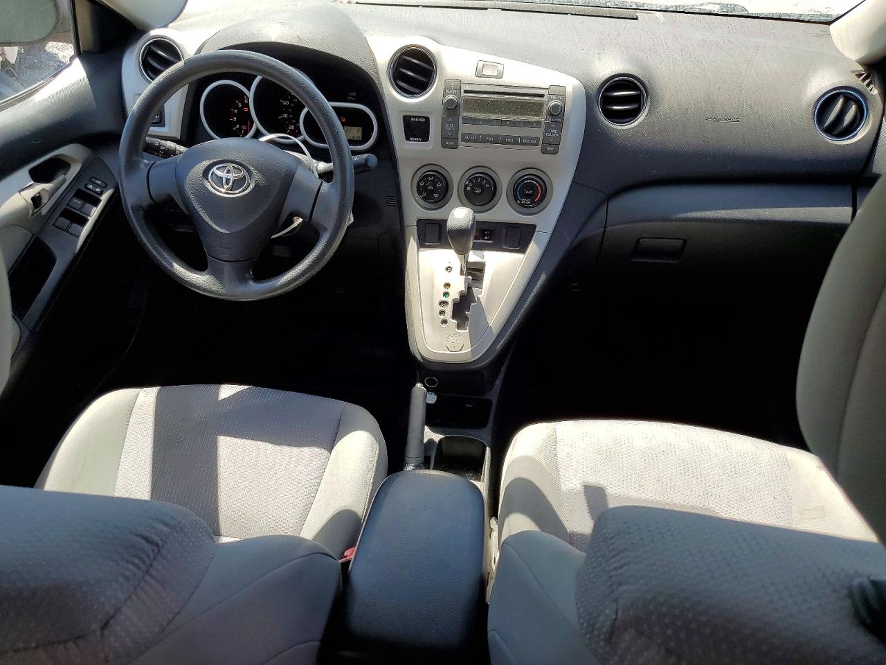 2010 Toyota Matrix Base Red vin: 2T1KU4EE9AC471810