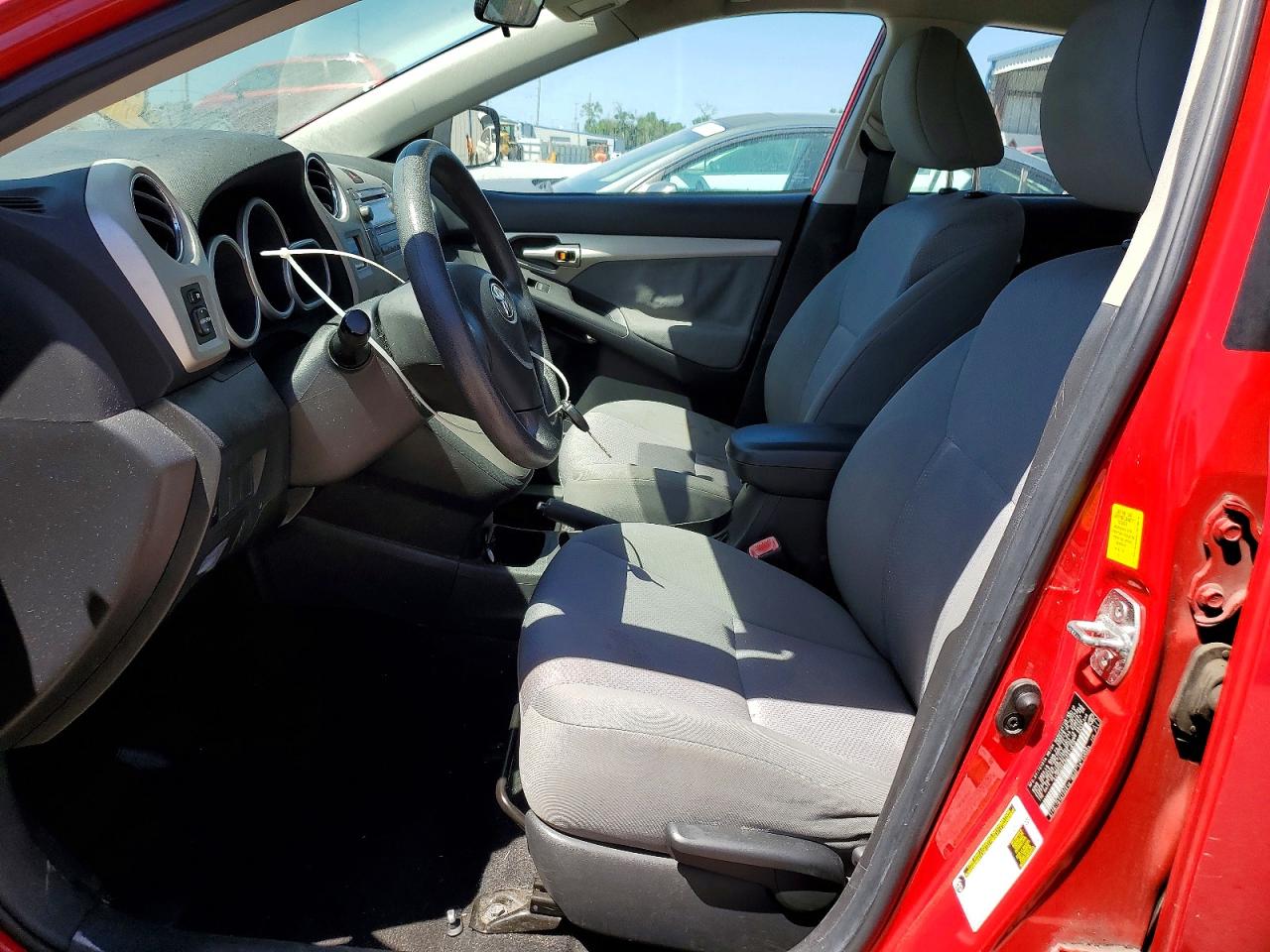 2010 Toyota Matrix Base Red vin: 2T1KU4EE9AC471810