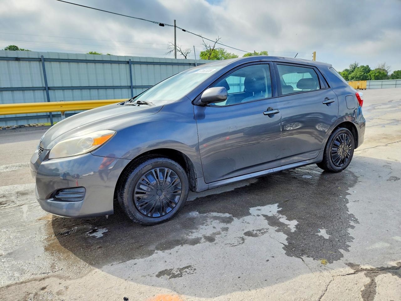 2010 Toyota Matrix Base Gray vin: 2T1KU4EE9AC472357
