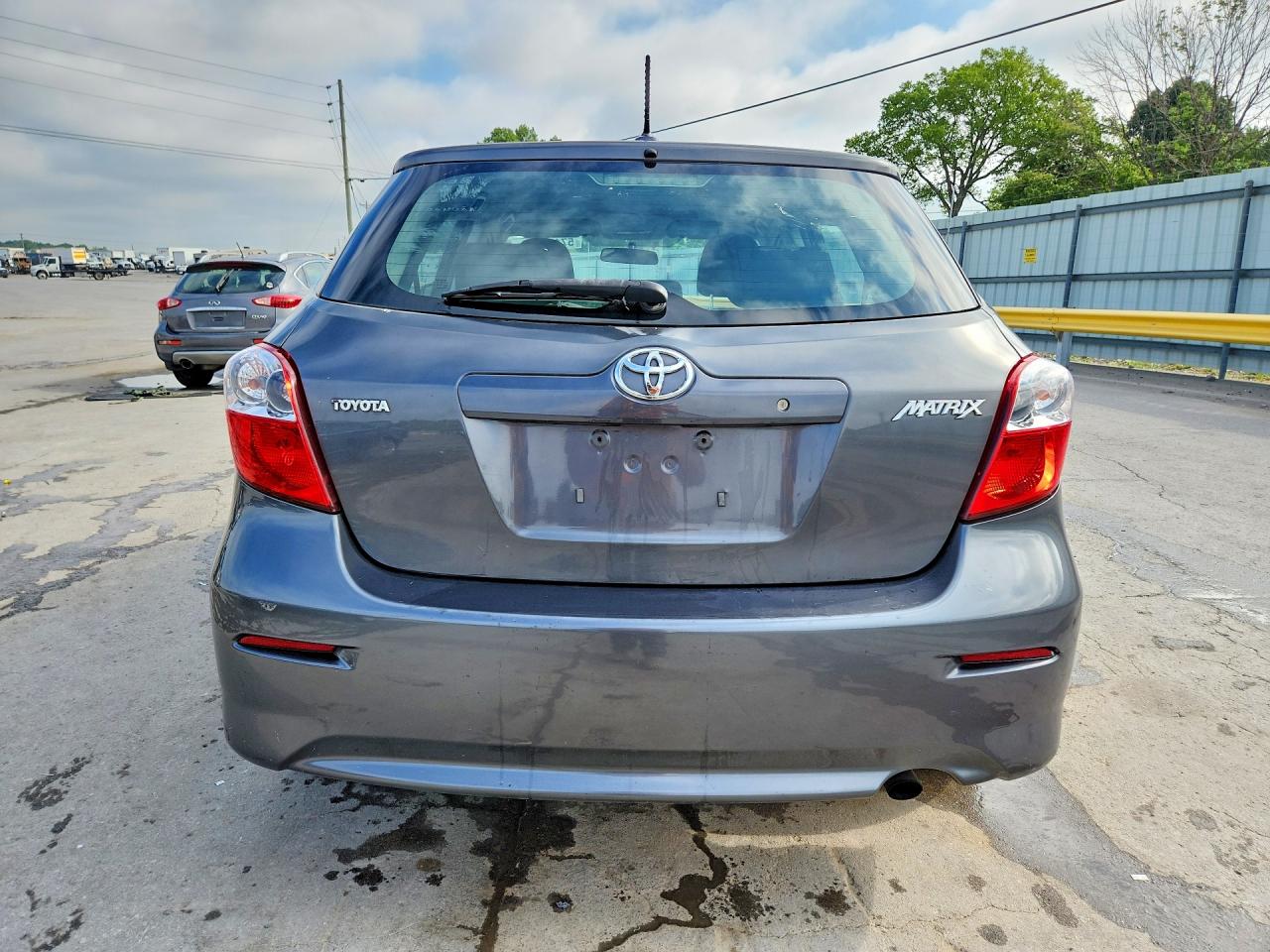 2010 Toyota Matrix Base Gray vin: 2T1KU4EE9AC472357